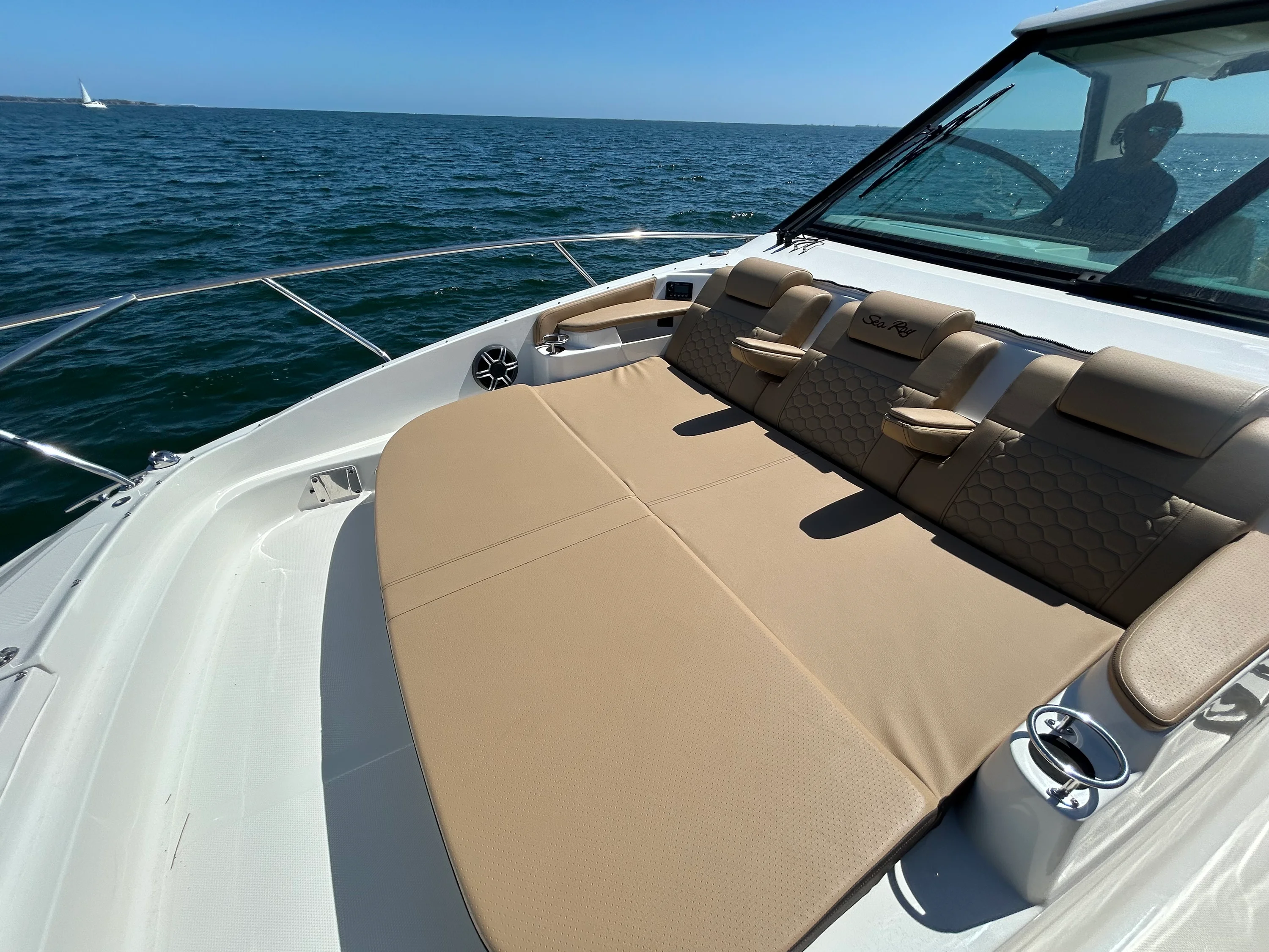 2026 Sea Ray Sundancer 320 Outboard Image Thumbnail #35