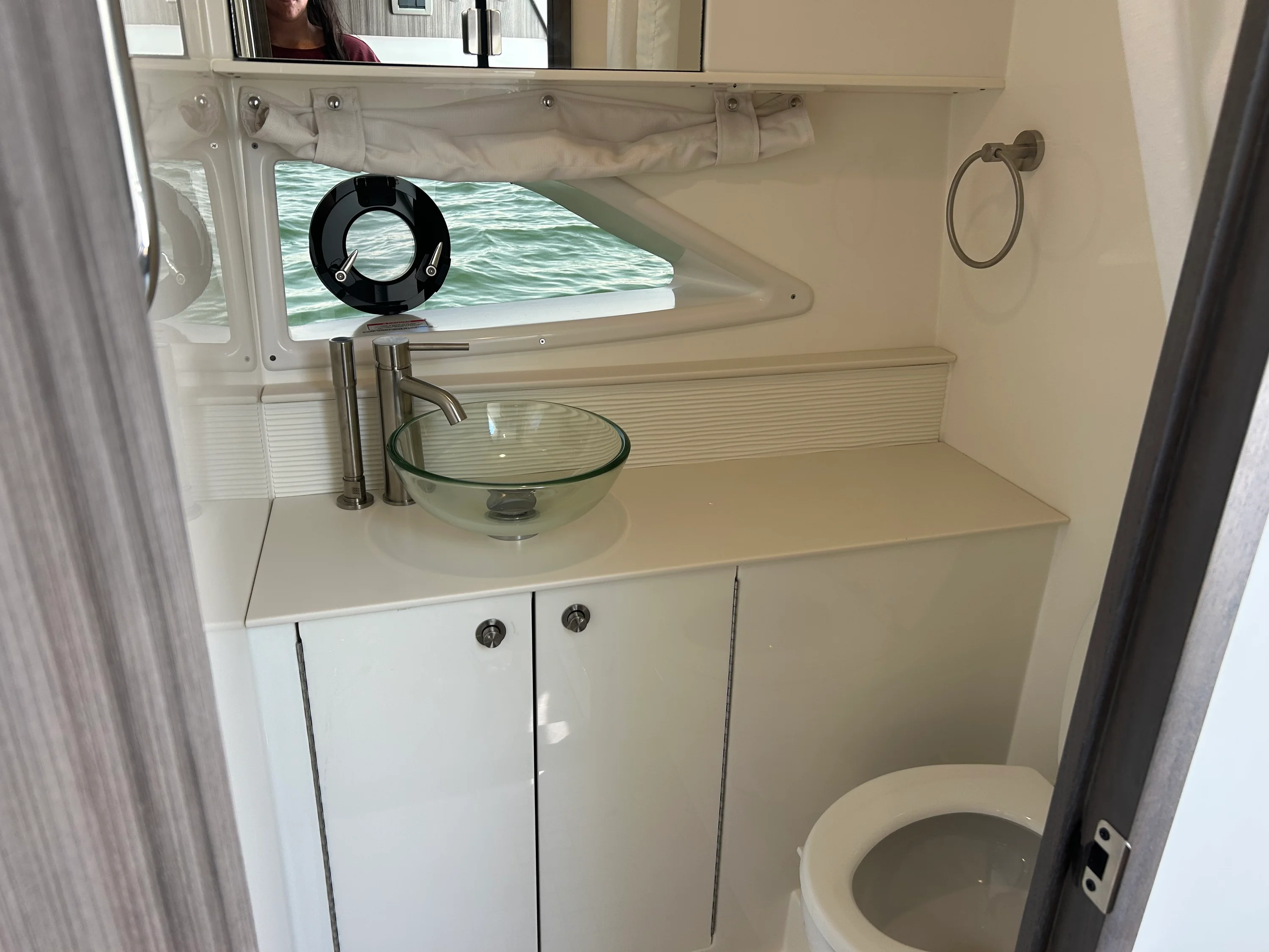 2026 Sea Ray Sundancer 320 Outboard Image Thumbnail #31