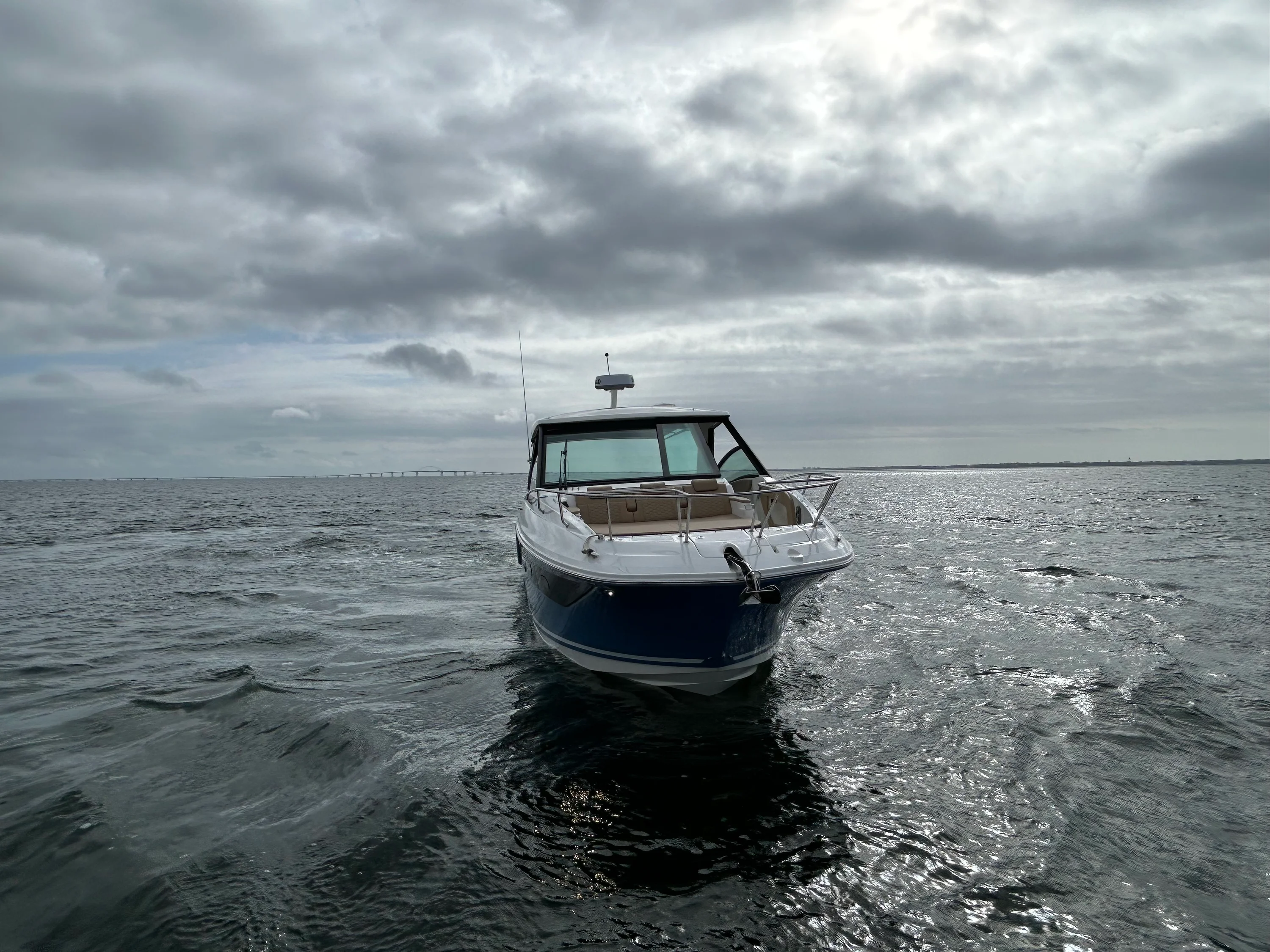 2026 Sea Ray Sundancer 320 Outboard Image Thumbnail #15