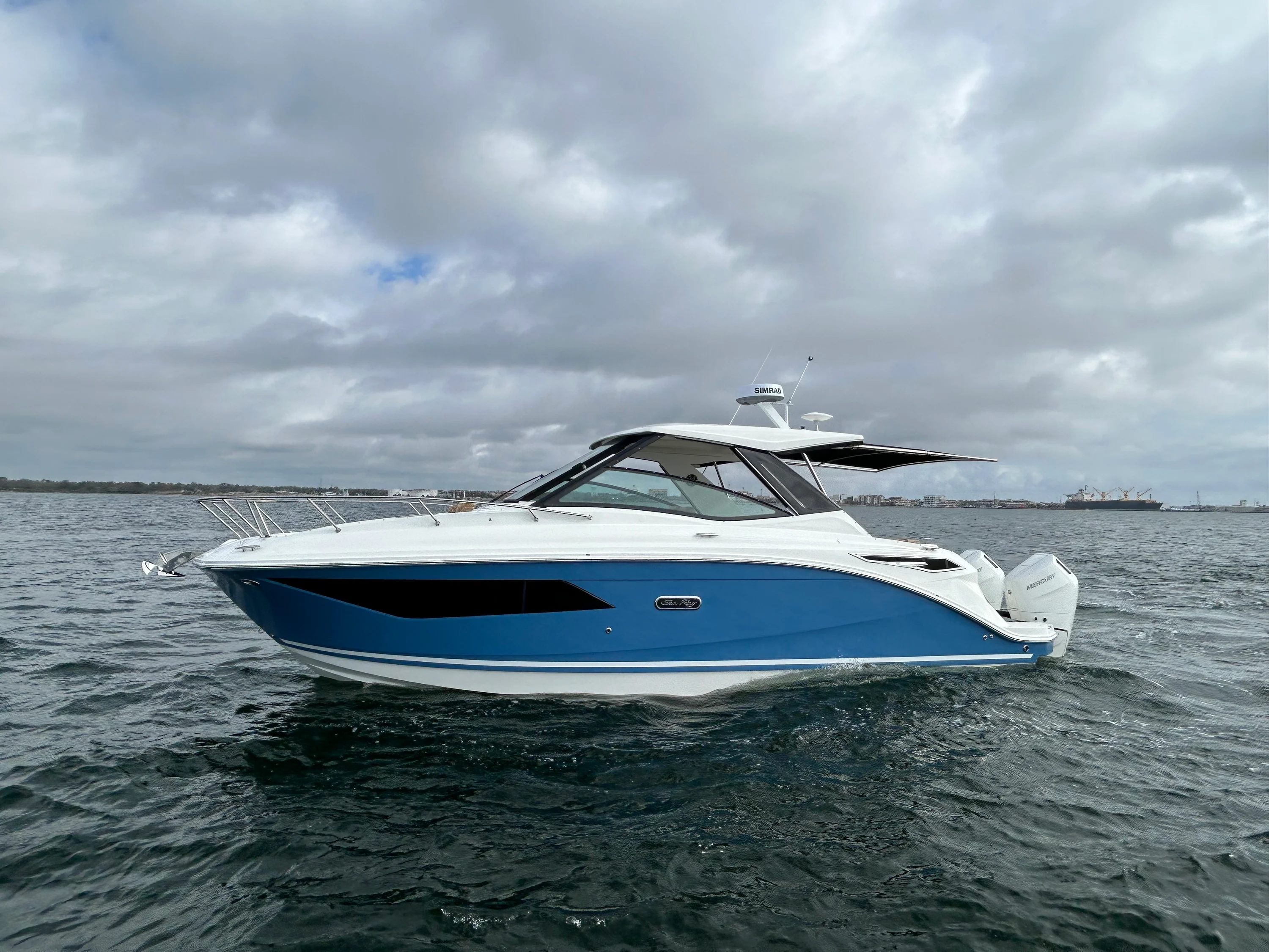 2026 Sea Ray Sundancer 320 Outboard Image Thumbnail #0