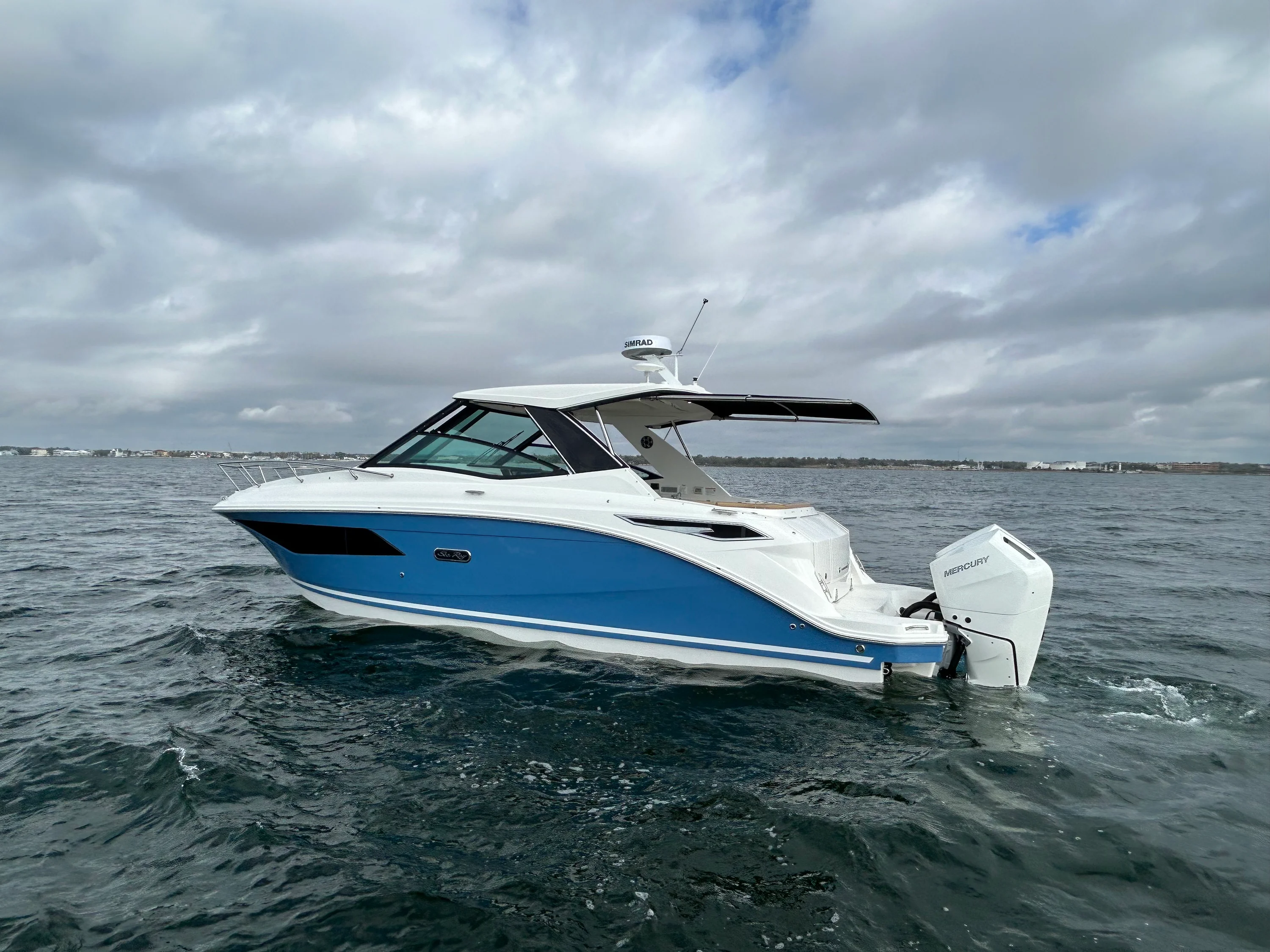 2026 Sea Ray Sundancer 320 Outboard Image Thumbnail #3