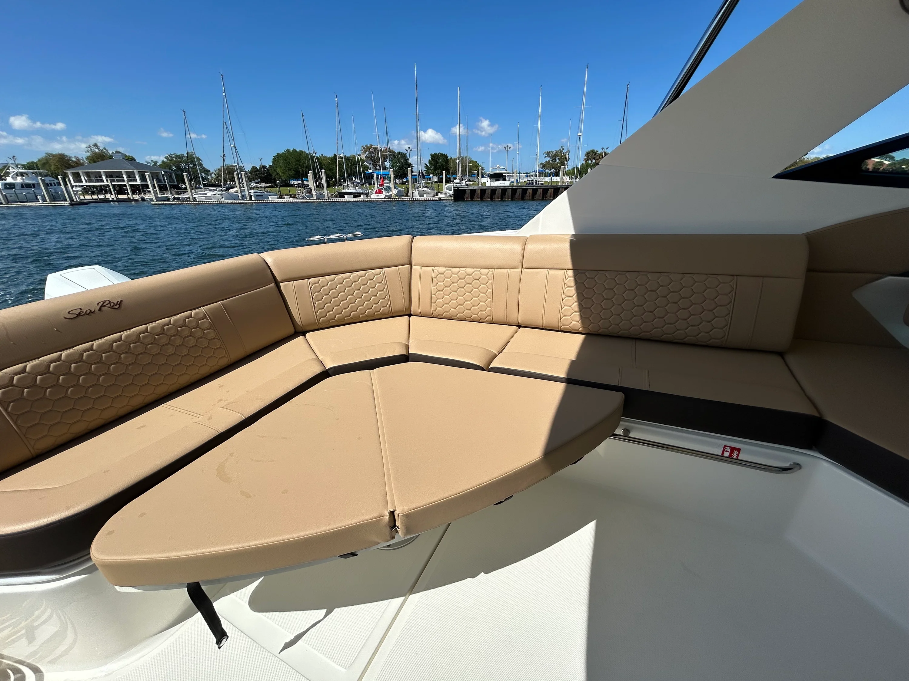 2026 Sea Ray Sundancer 320 Outboard Image Thumbnail #18