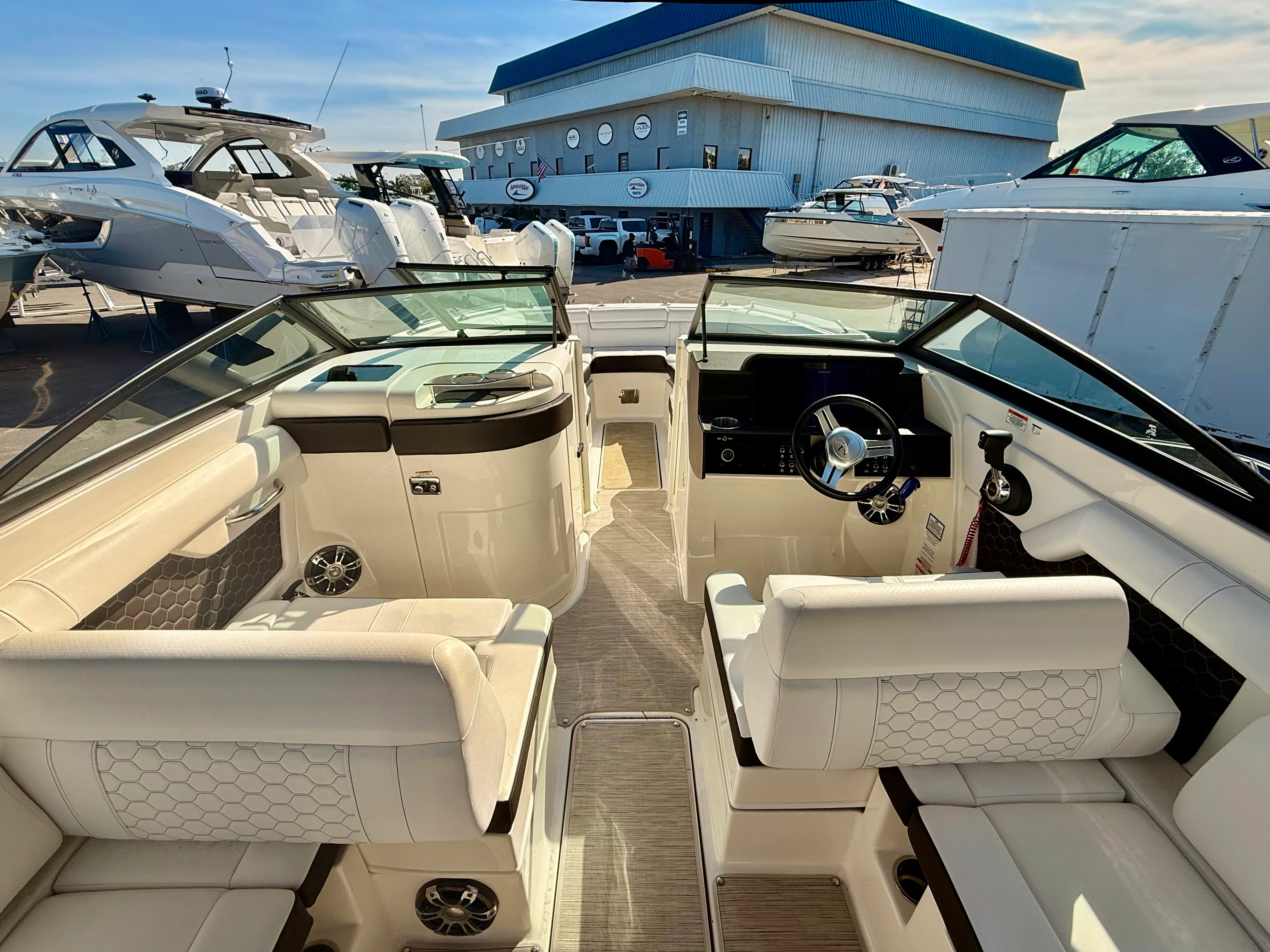 2020 Sea Ray 270 SDX OB Image Thumbnail #7