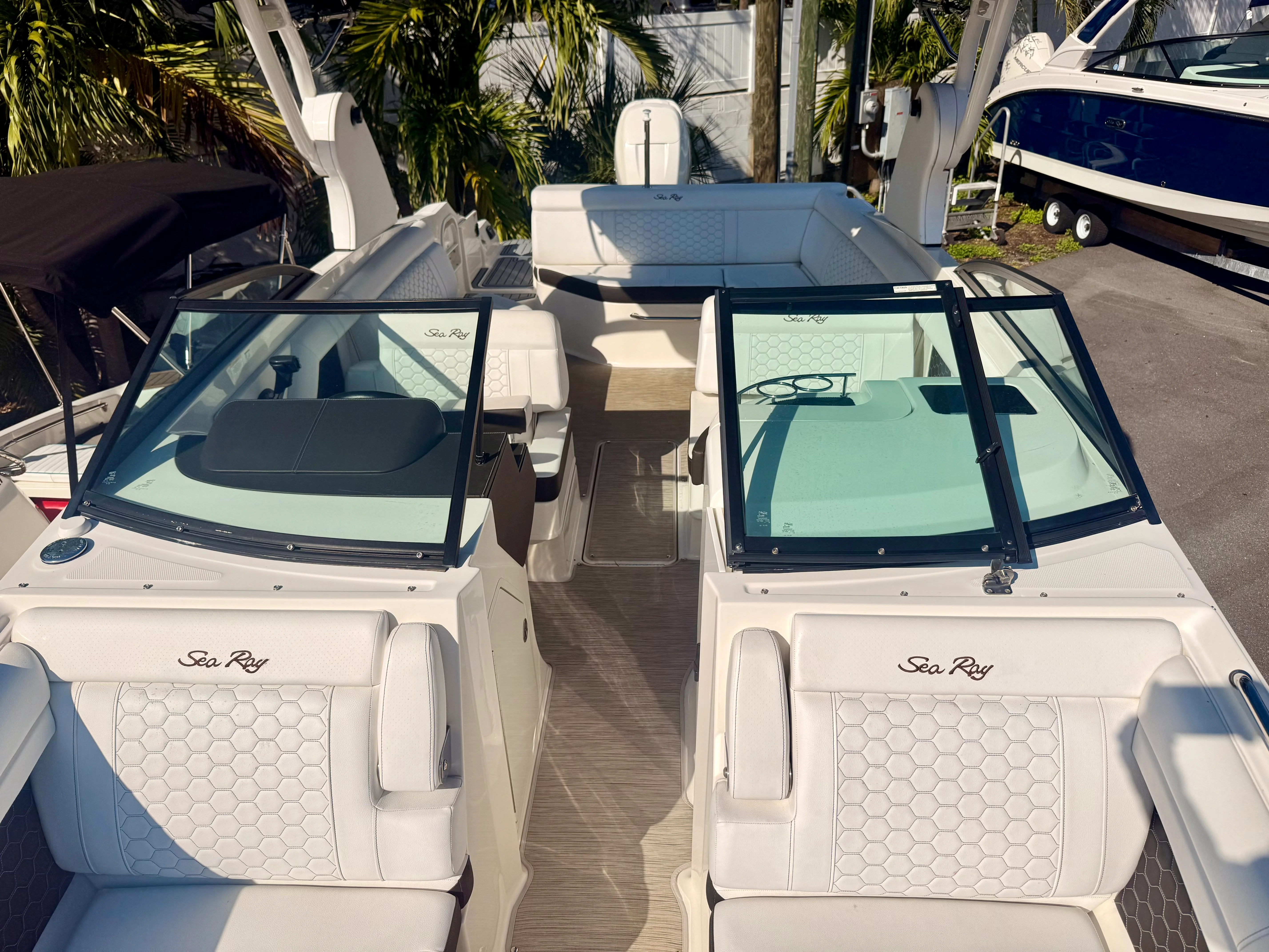 2020 Sea Ray 270 SDX OB Image Thumbnail #13