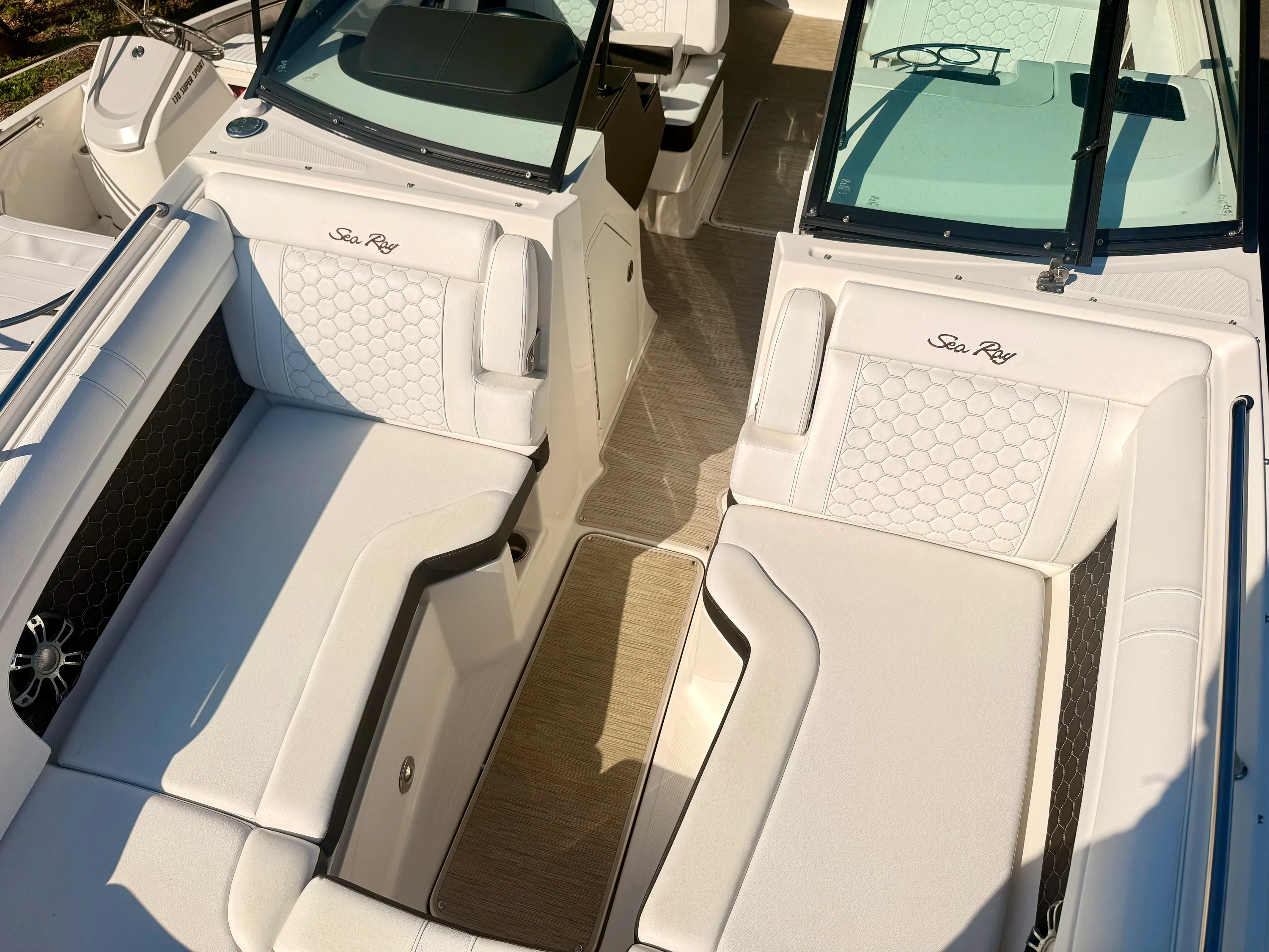 2020 Sea Ray 270 SDX OB Image Thumbnail #14