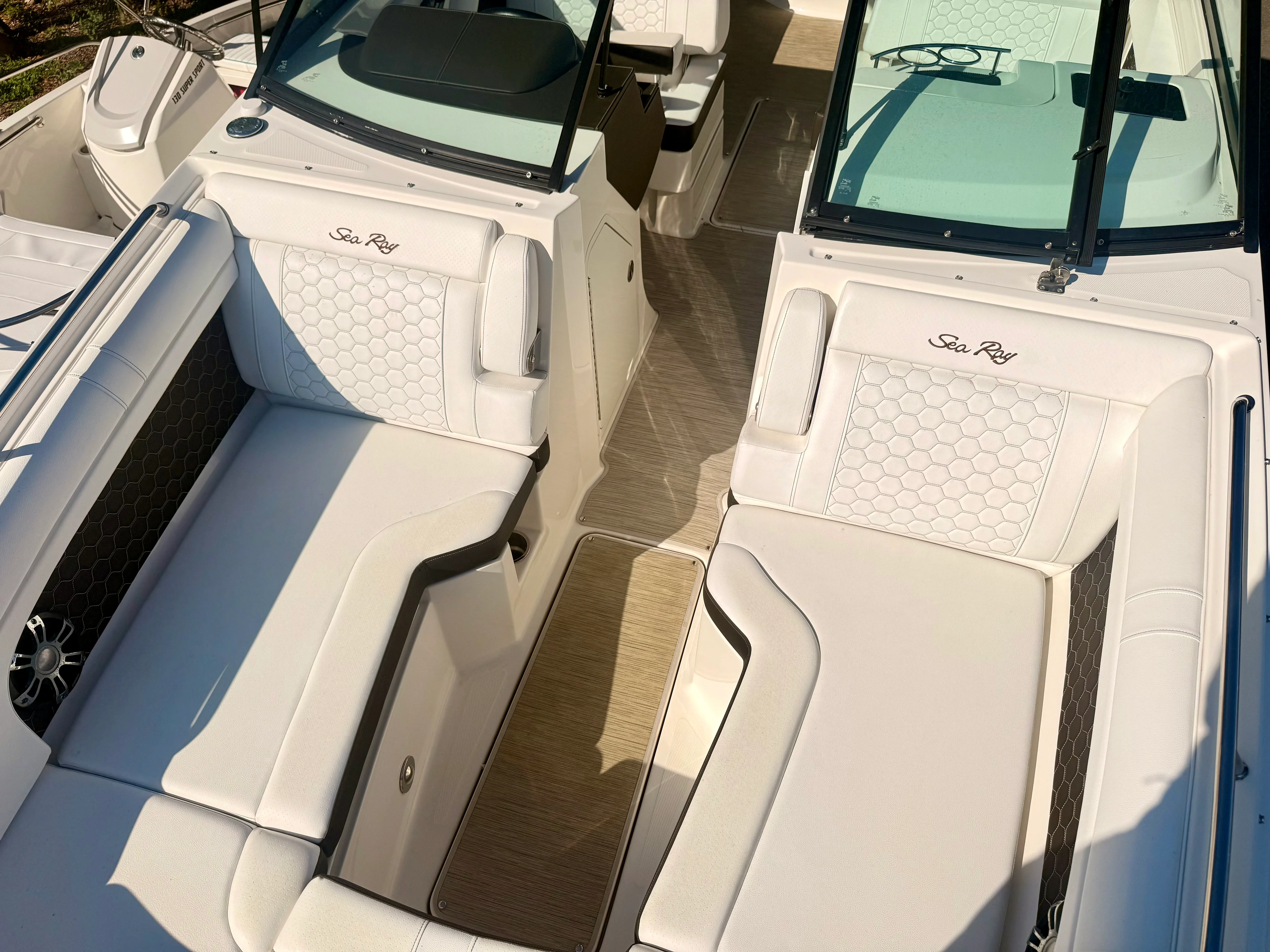 2020 Sea Ray 270 SDX OB Image Thumbnail #14