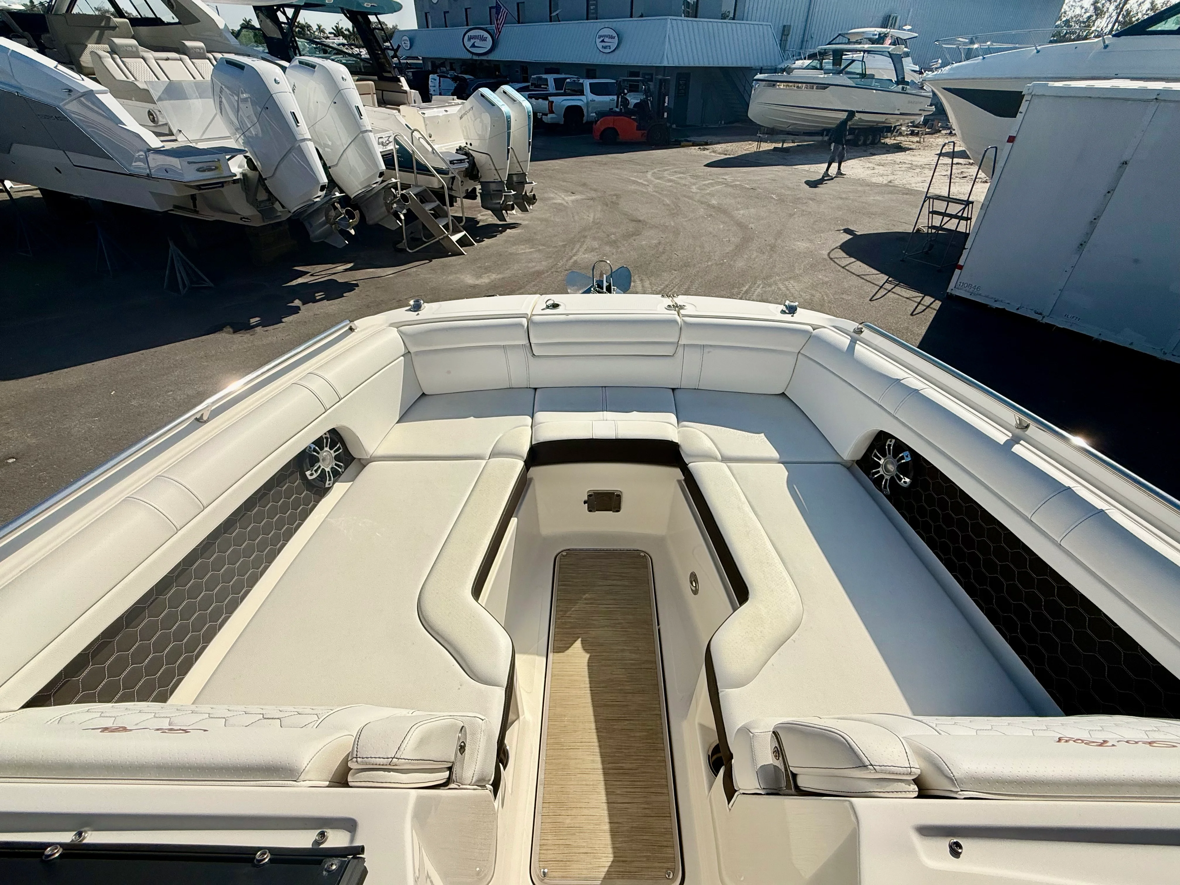 2020 Sea Ray 270 SDX OB Image Thumbnail #9