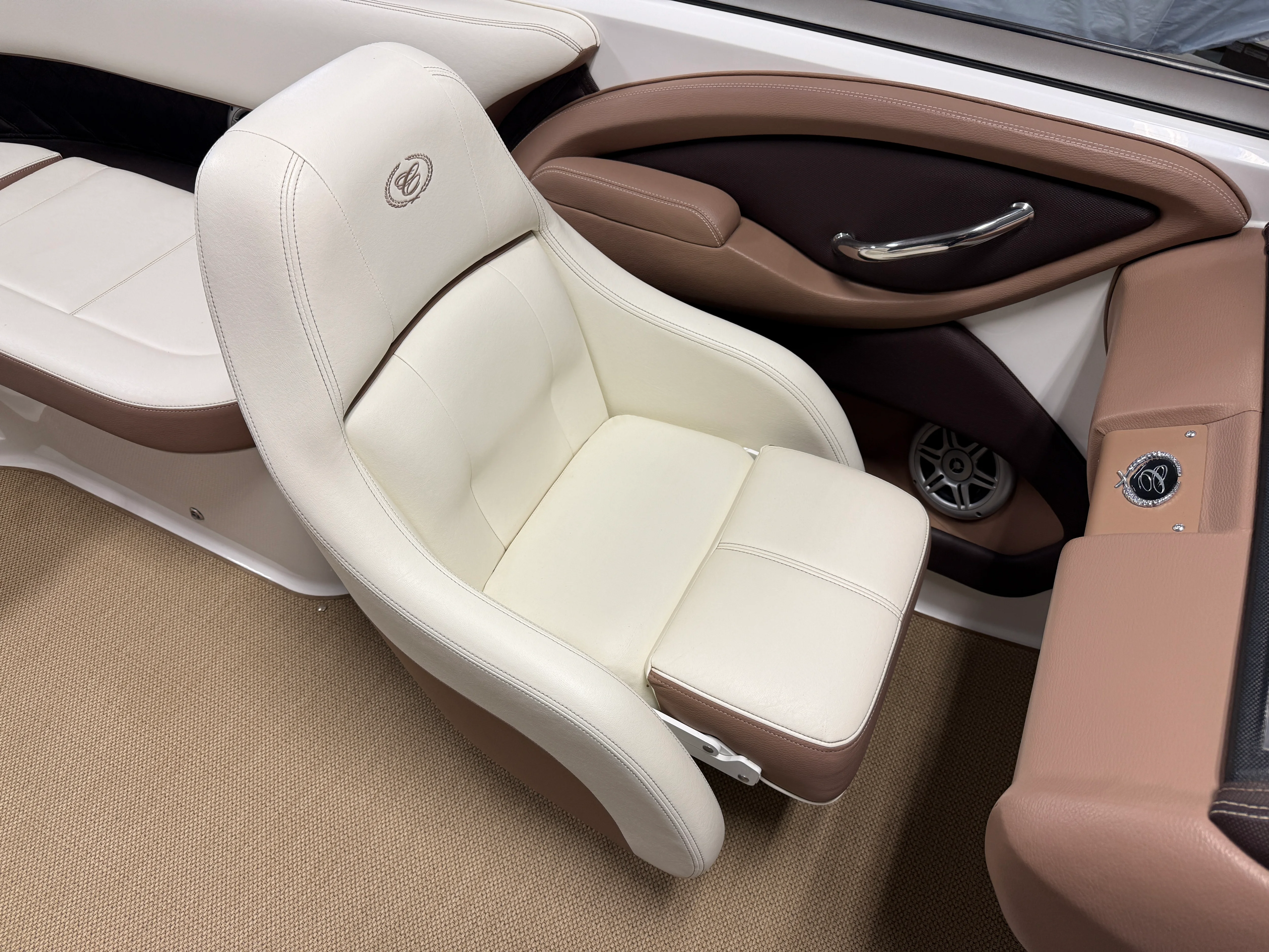 2011 Cobalt 242 Image Thumbnail #29