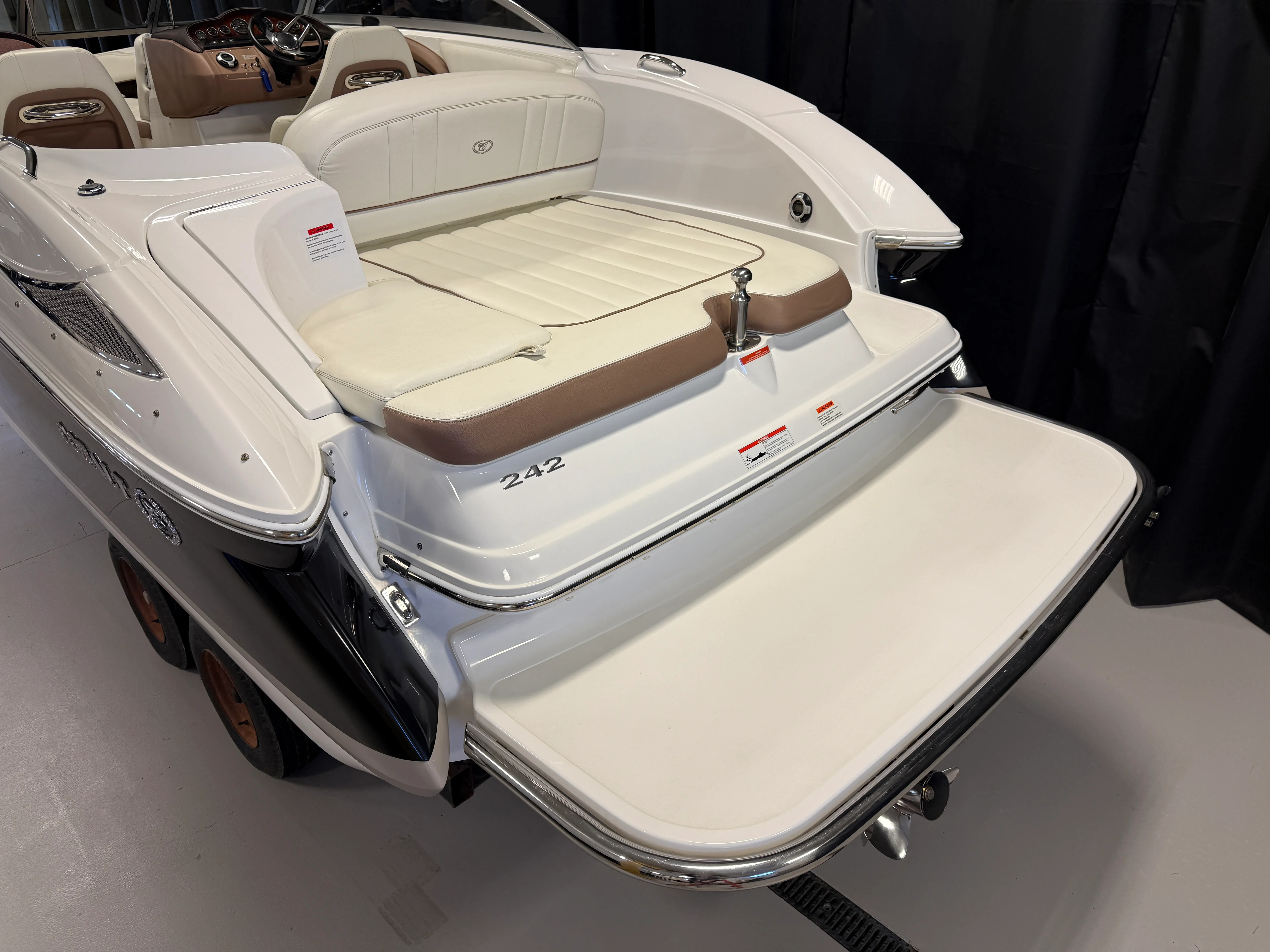 2011 Cobalt 242 Image Thumbnail #5