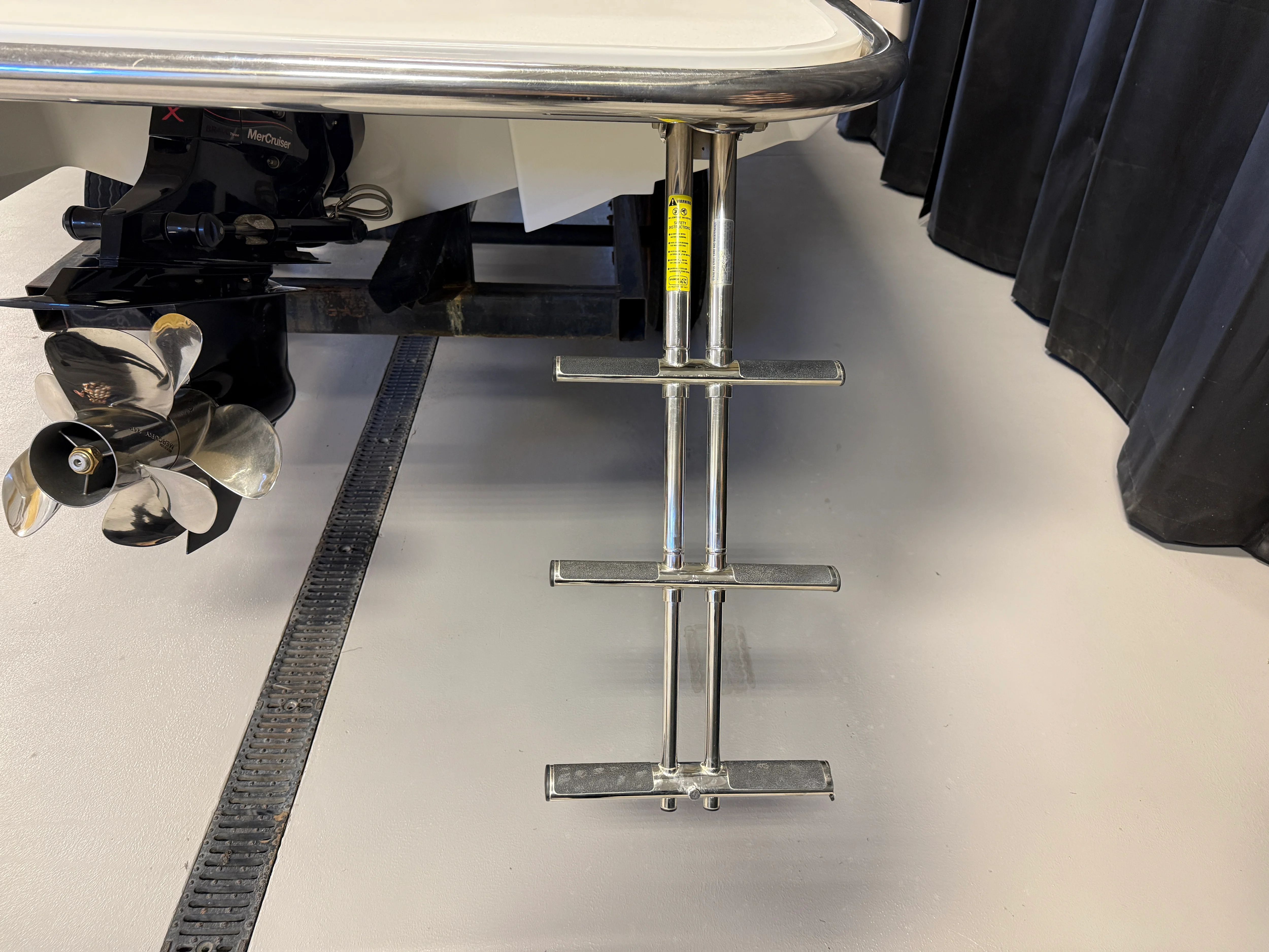 2011 Cobalt 242 Image Thumbnail #10