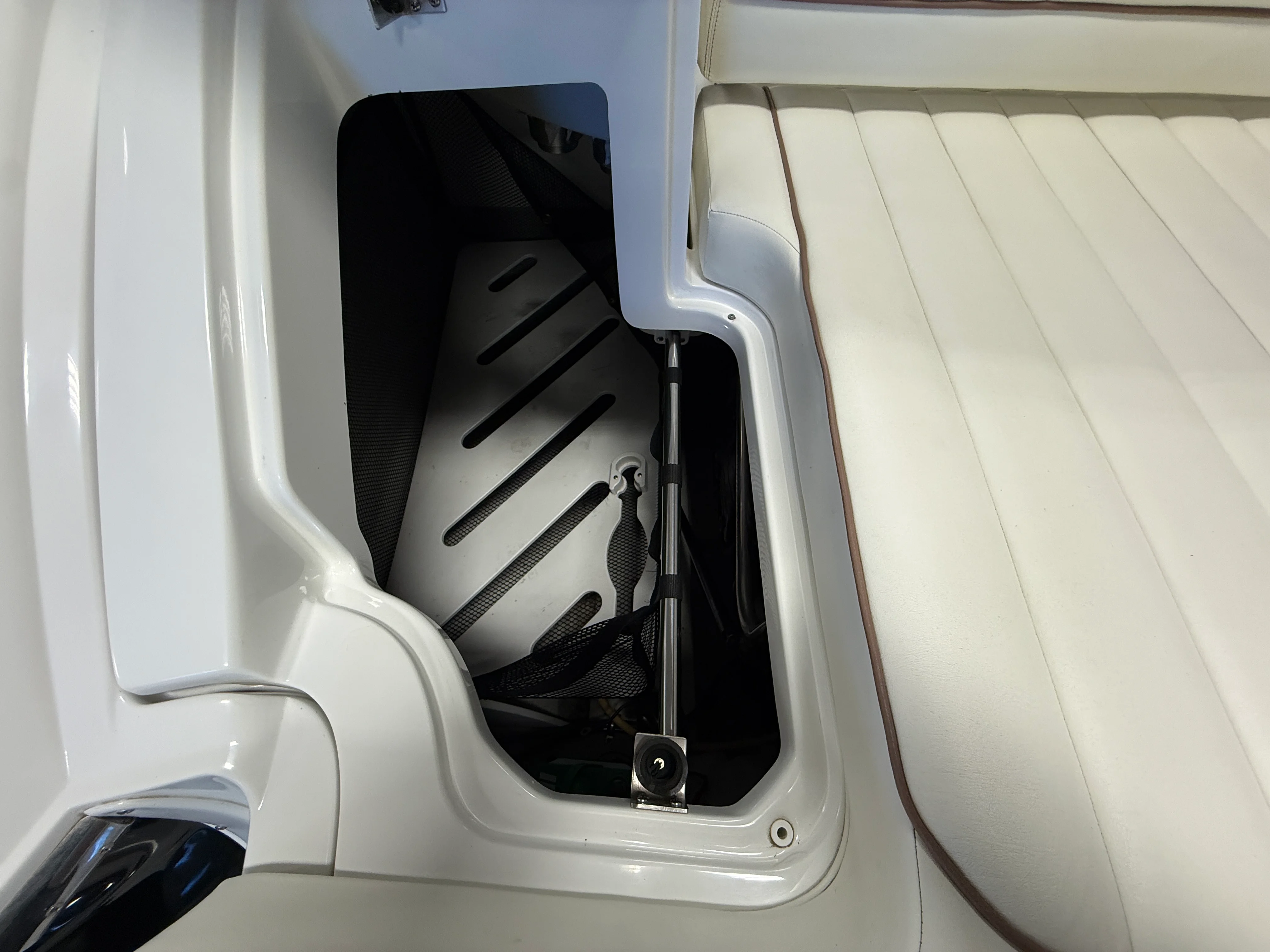 2011 Cobalt 242 Image Thumbnail #12