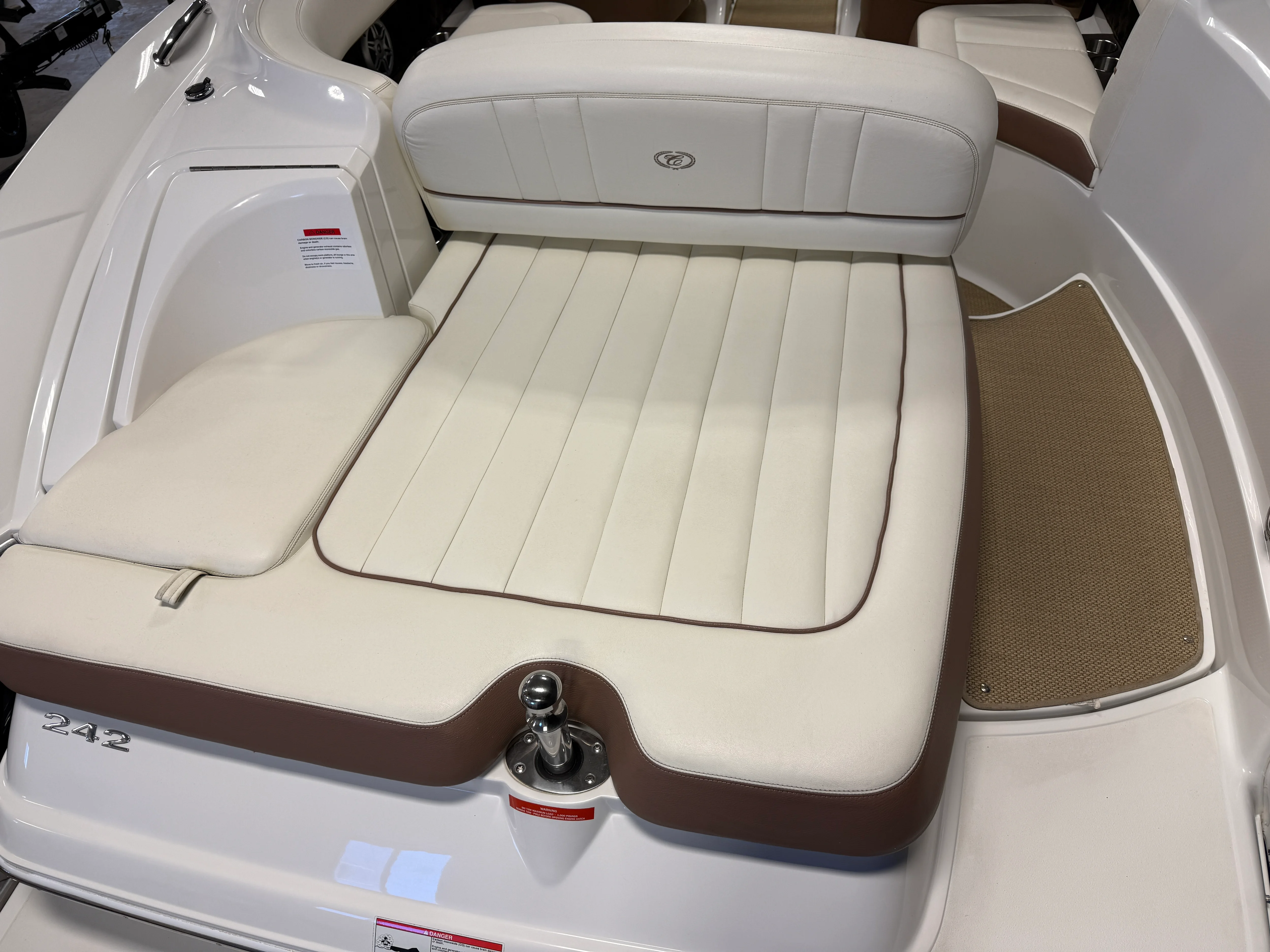 2011 Cobalt 242 Image Thumbnail #11