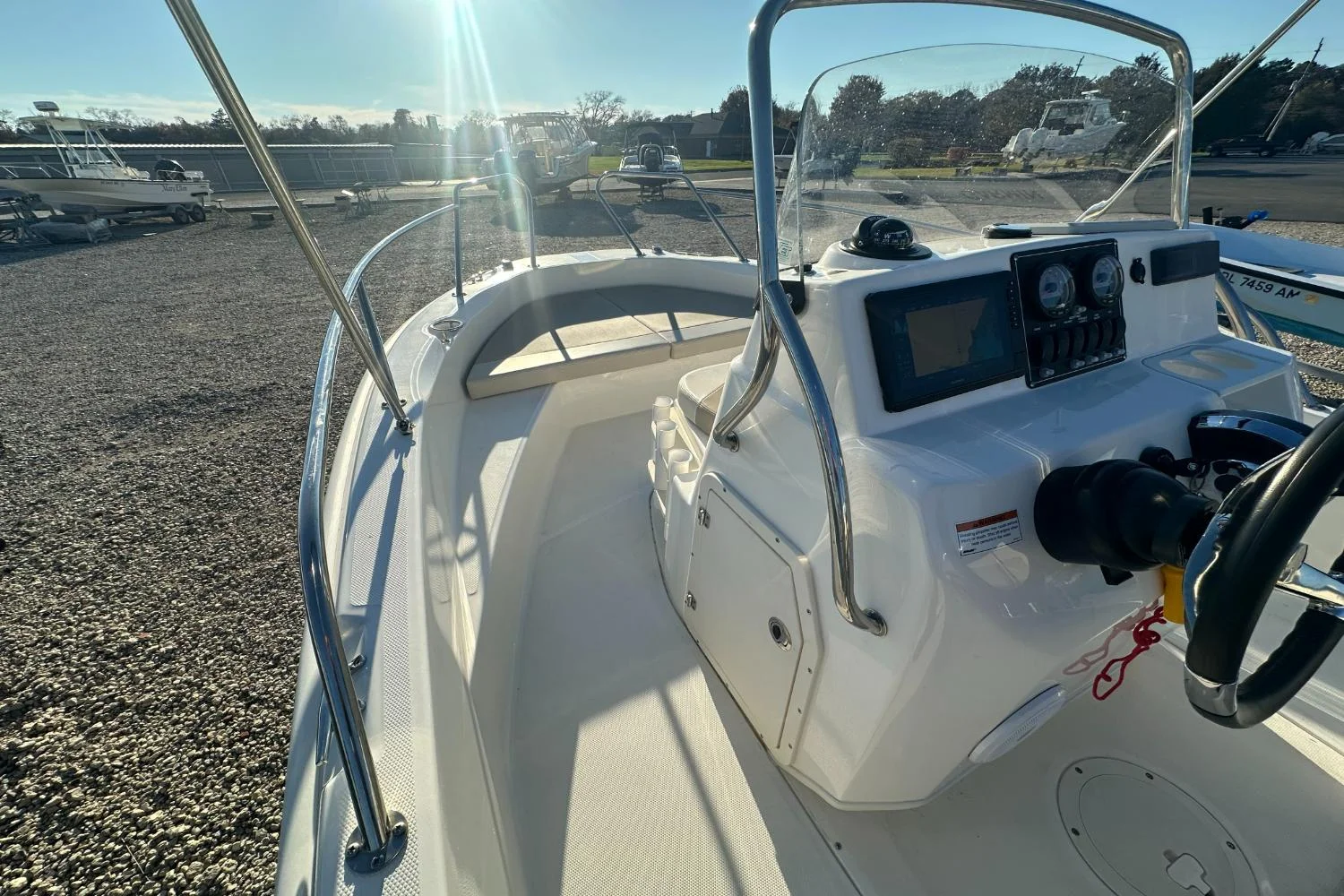 2019 Boston Whaler 180 DAUNTLESS Image Thumbnail #9