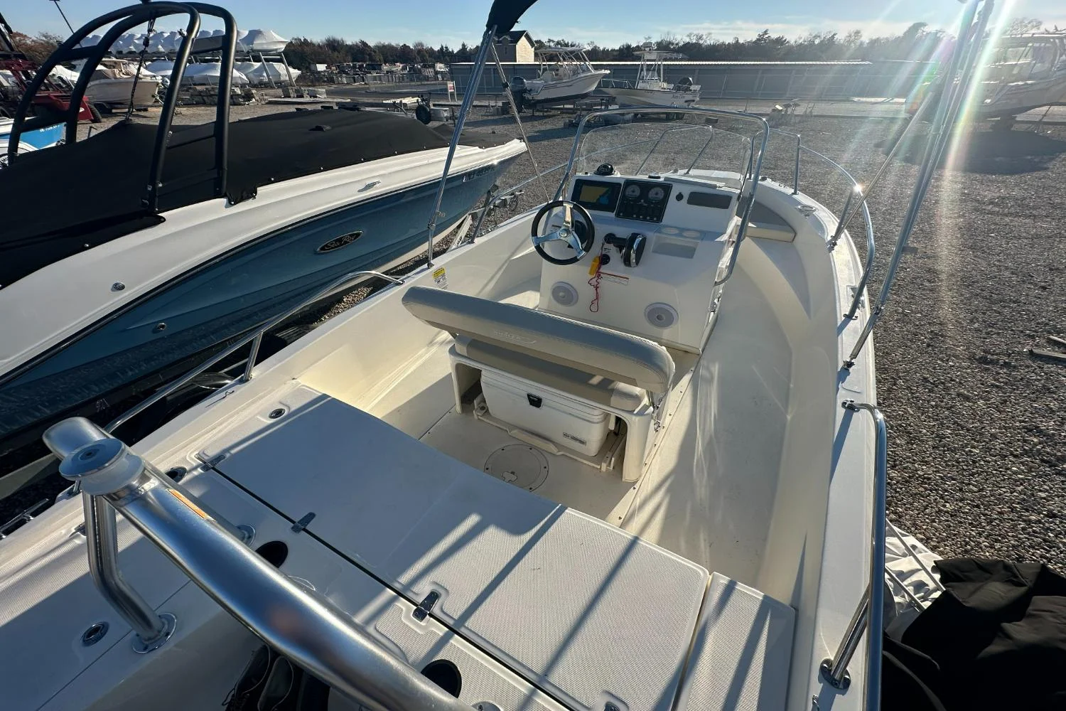 2019 Boston Whaler 180 DAUNTLESS Image Thumbnail #5