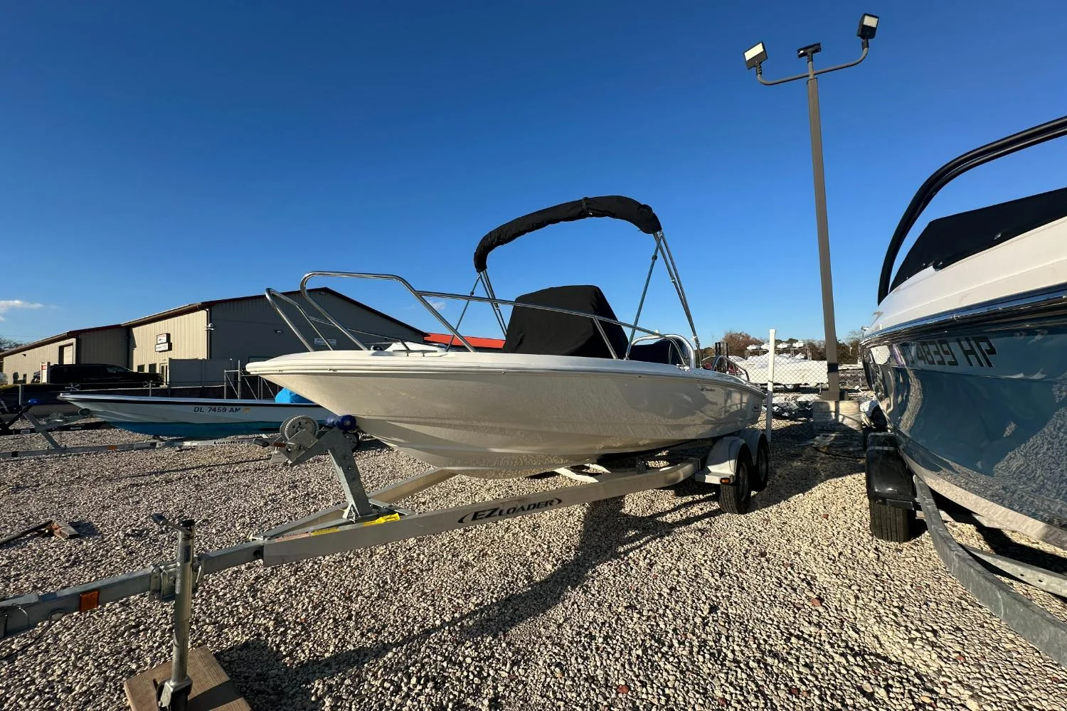 2019 Boston Whaler 180 DAUNTLESS Image Thumbnail #2