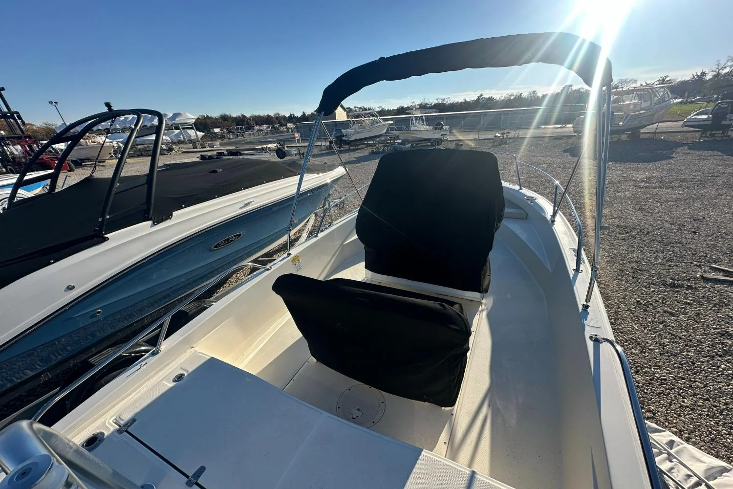 2019 Boston Whaler 180 DAUNTLESS Image Thumbnail #17