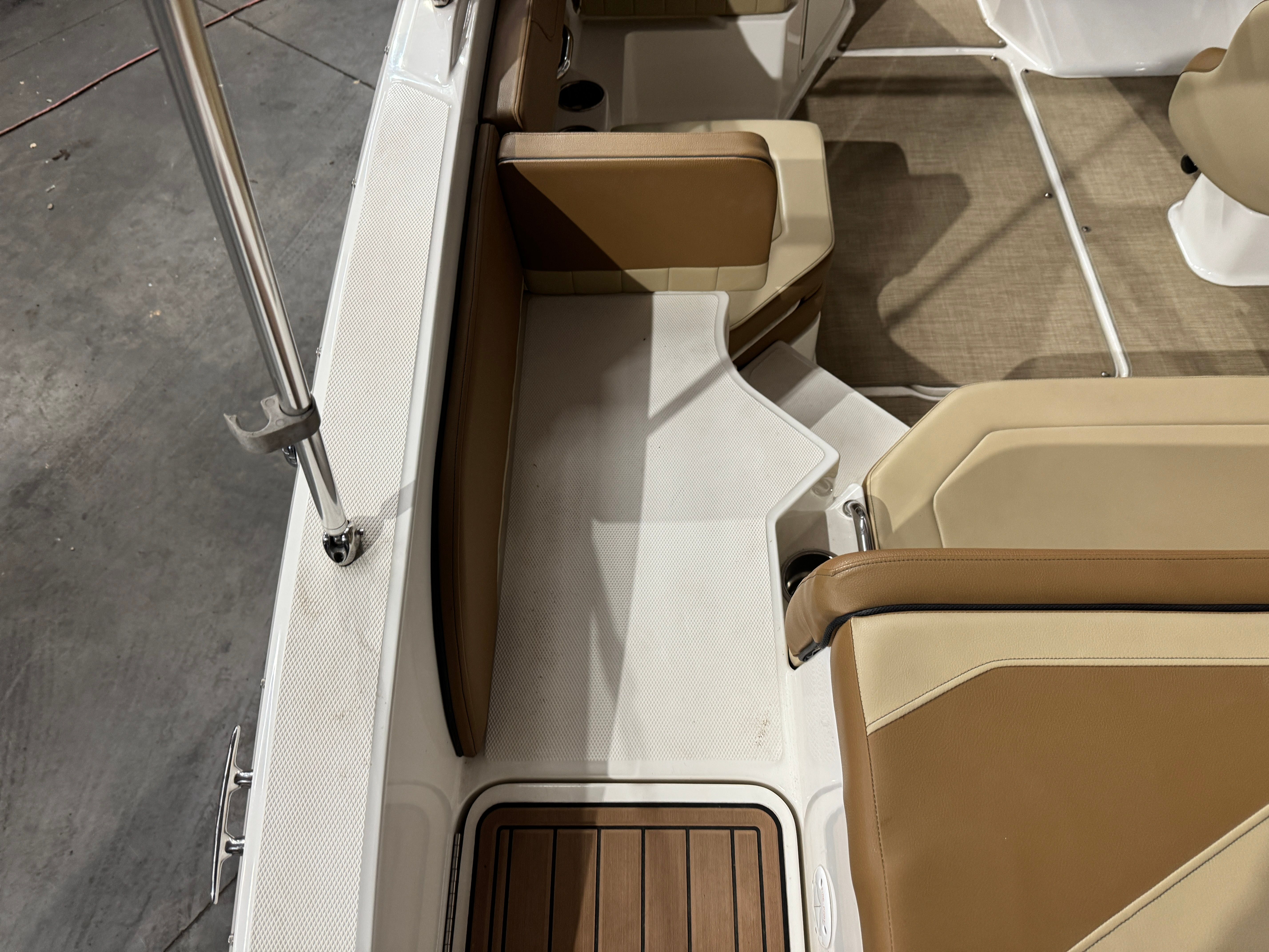 2016 Sea Ray 19 SPX Image Thumbnail #10