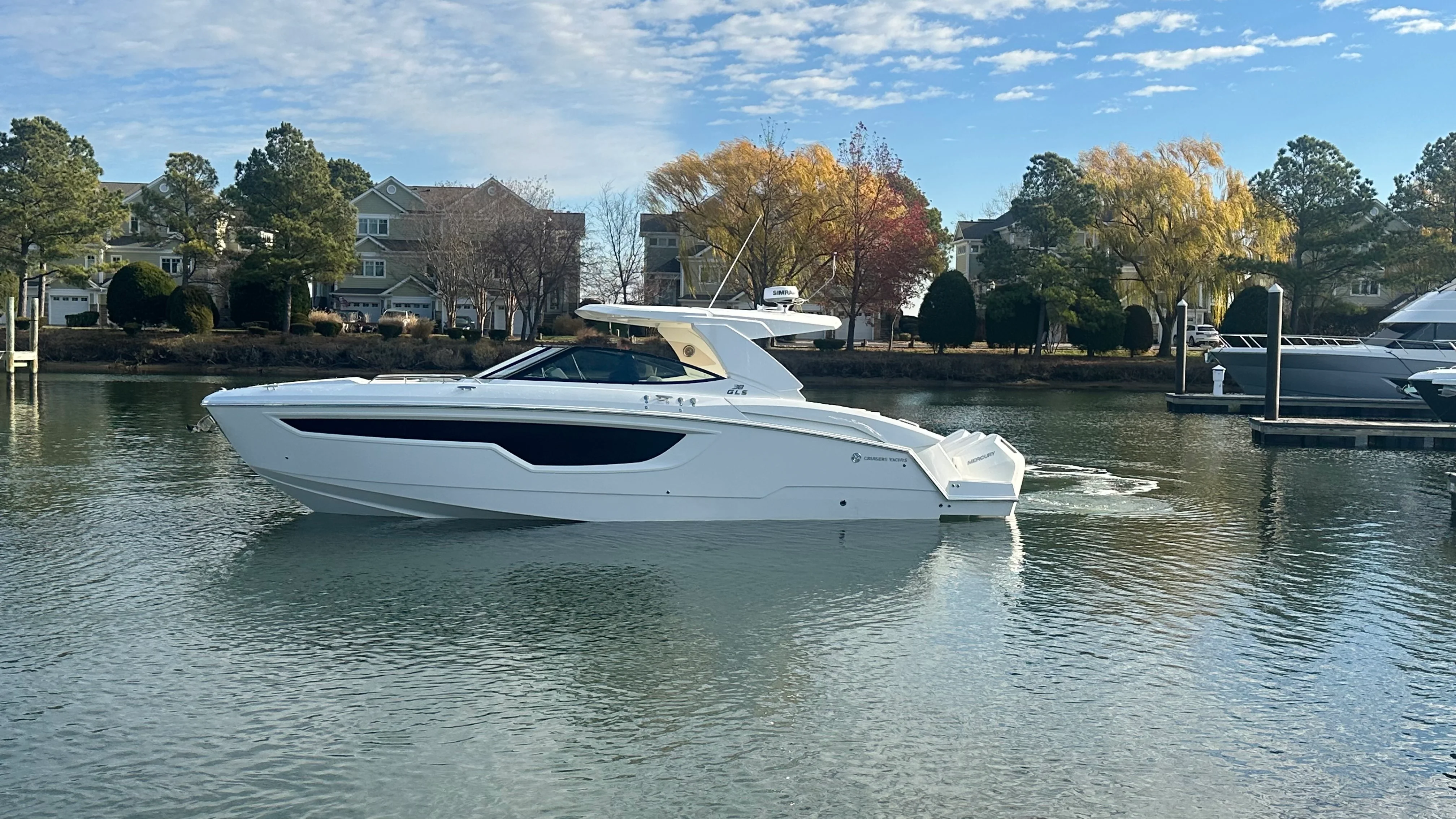 2025 Cruisers Yachts 38 GLS Outboard Image Thumbnail #5