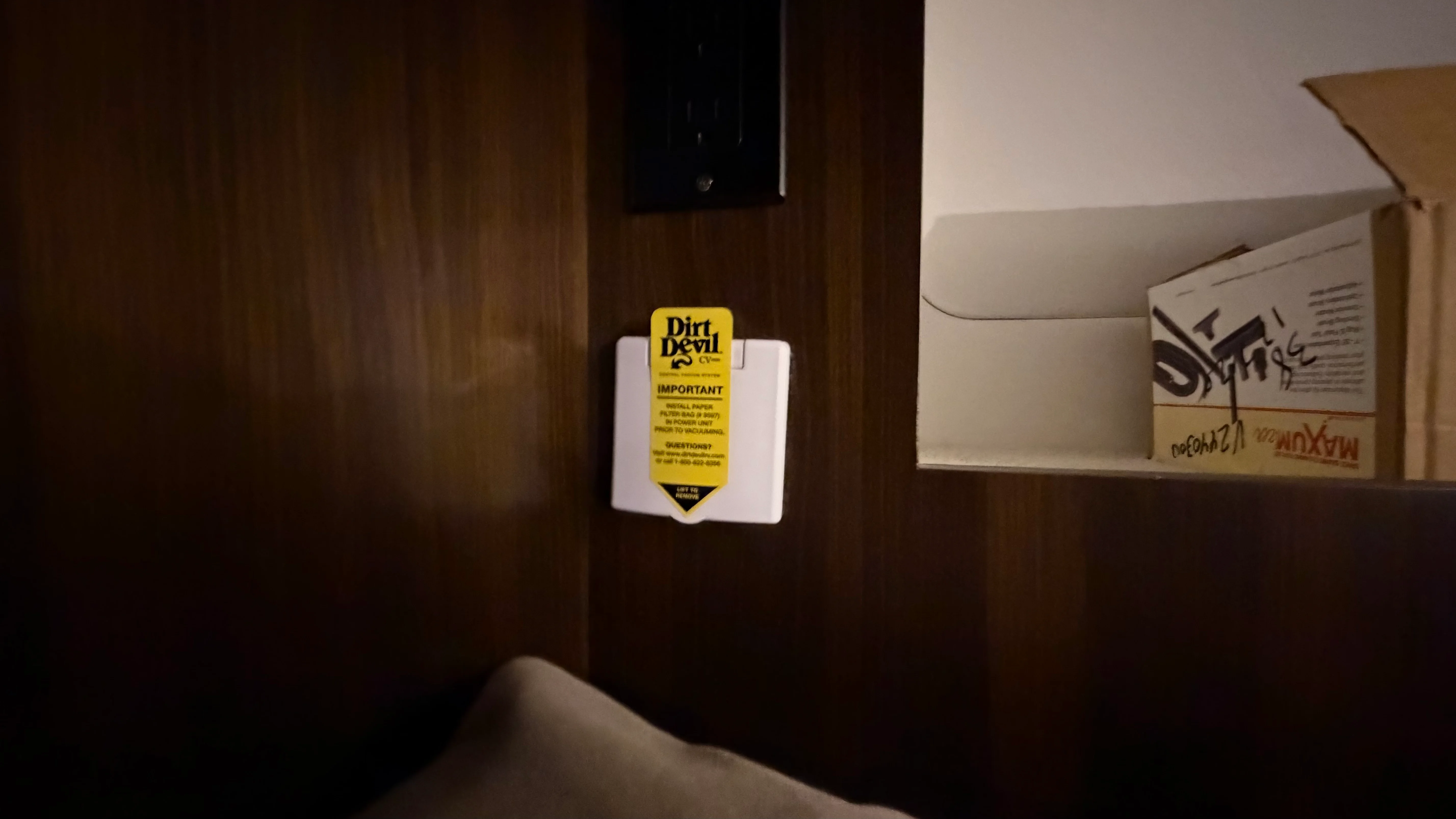 2025 Cruisers Yachts 38 GLS Outboard Image Thumbnail #54