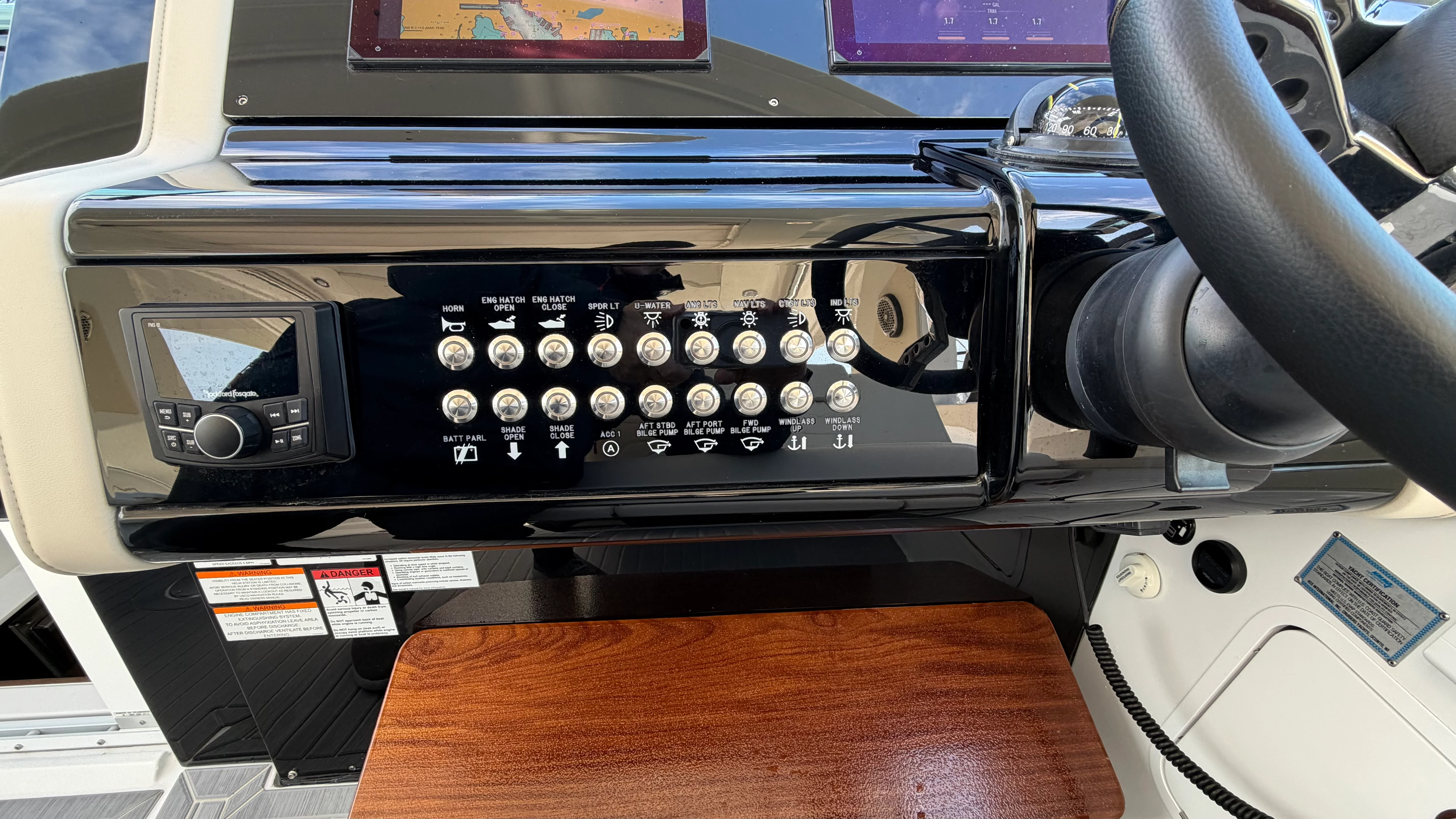 2025 Cruisers Yachts 38 GLS Outboard Image Thumbnail #30