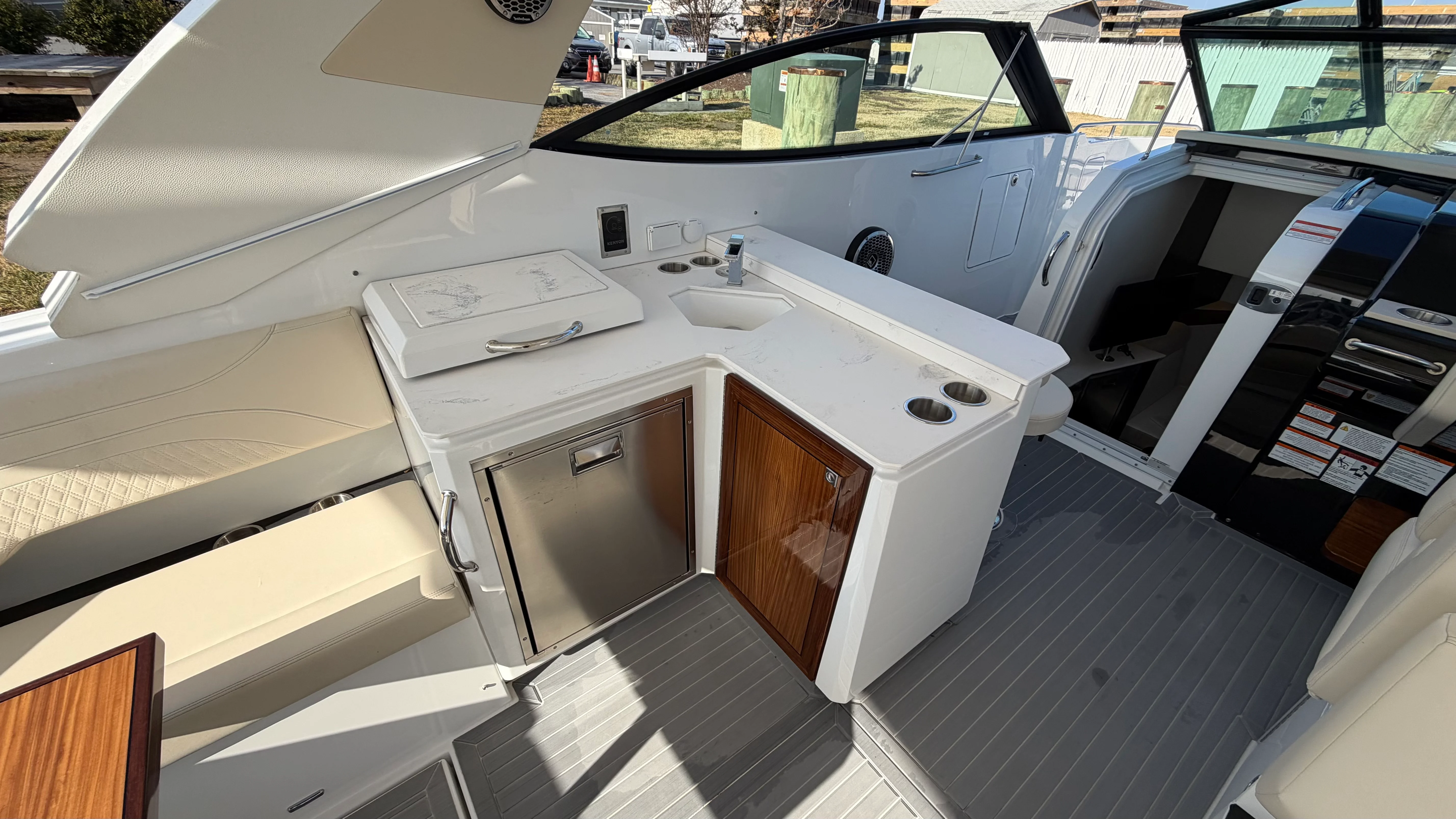 2025 Cruisers Yachts 38 GLS Outboard Image Thumbnail #23