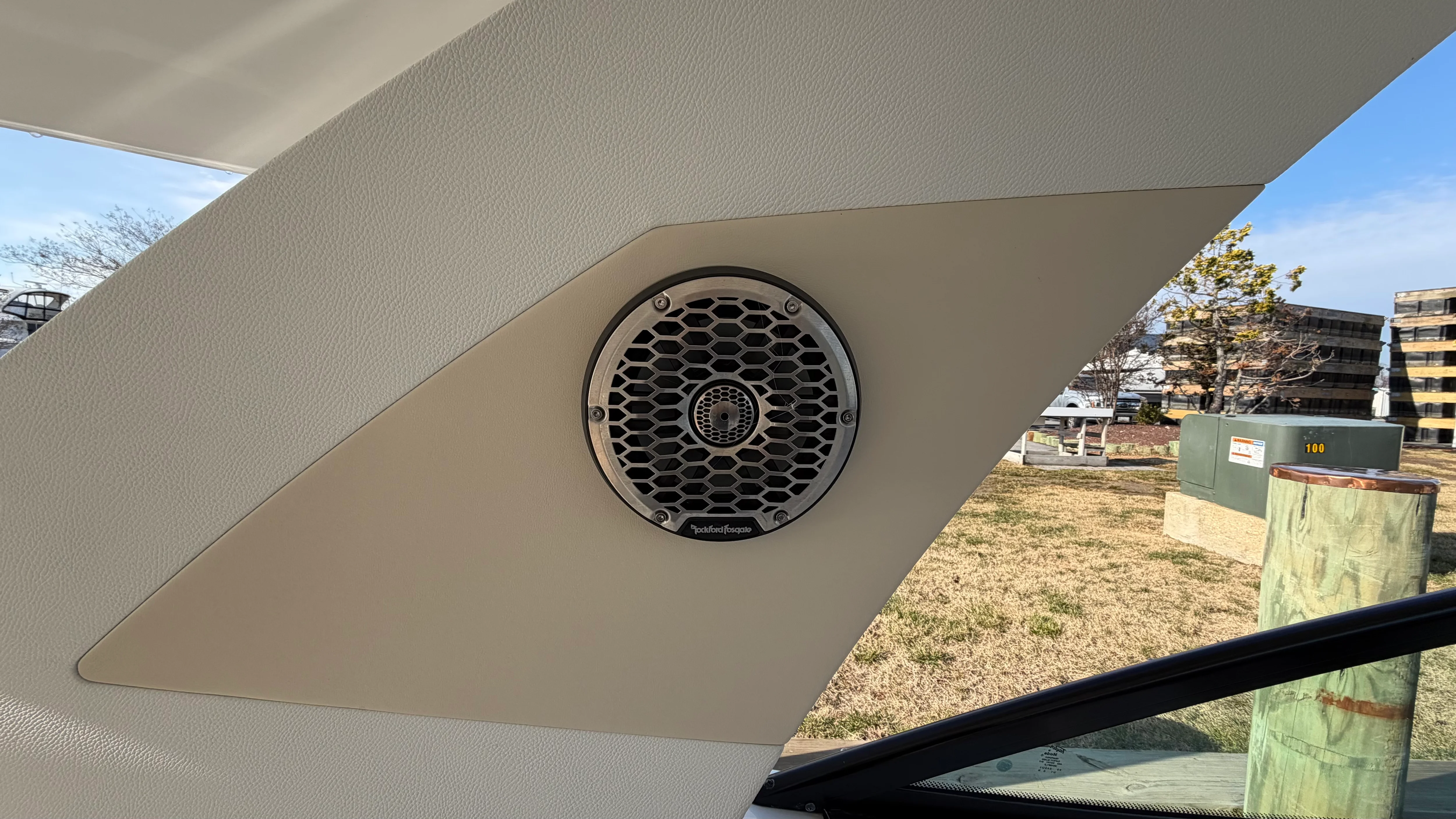 2025 Cruisers Yachts 38 GLS Outboard Image Thumbnail #26