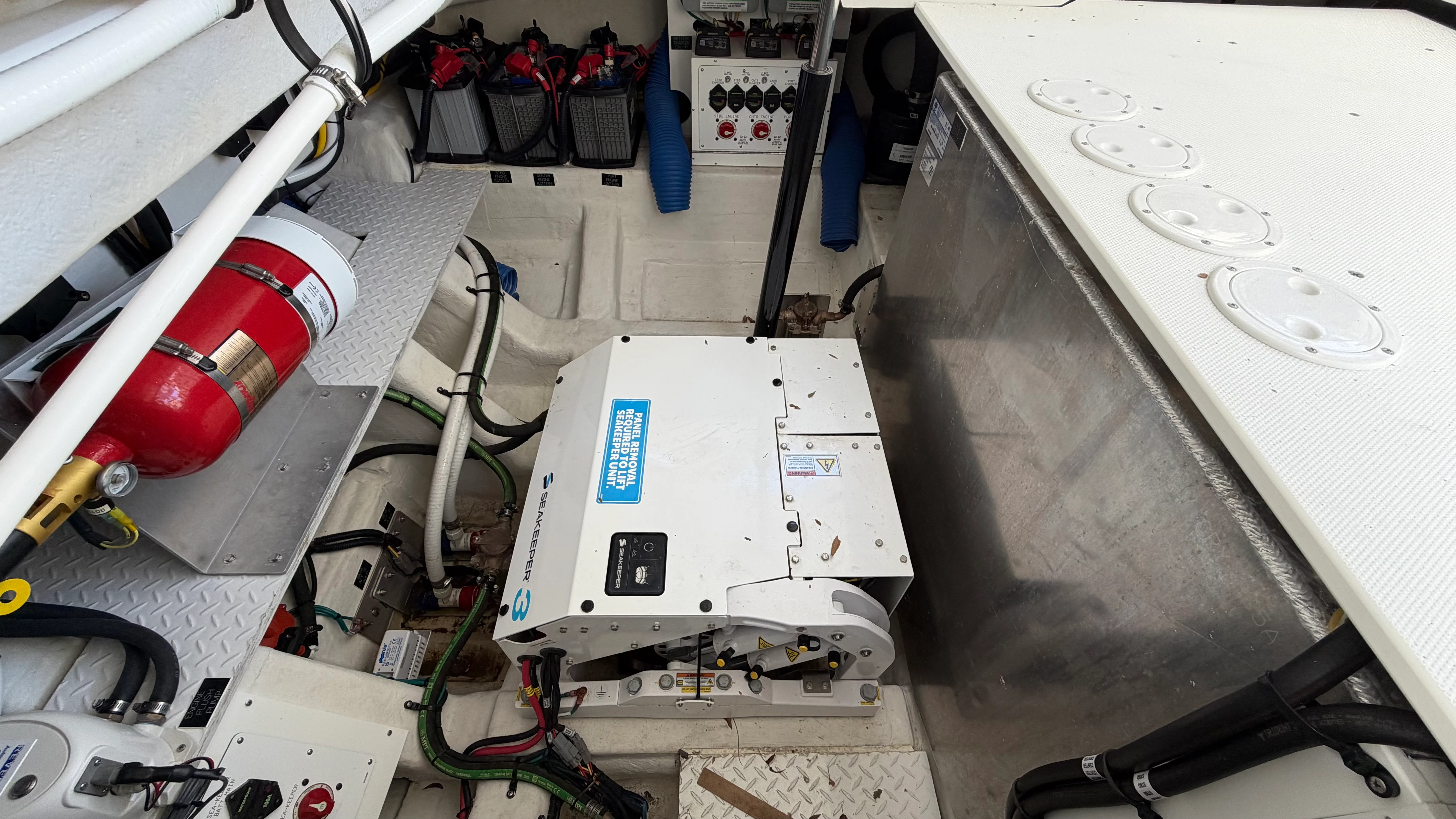 2025 Cruisers Yachts 38 GLS Outboard Image Thumbnail #46