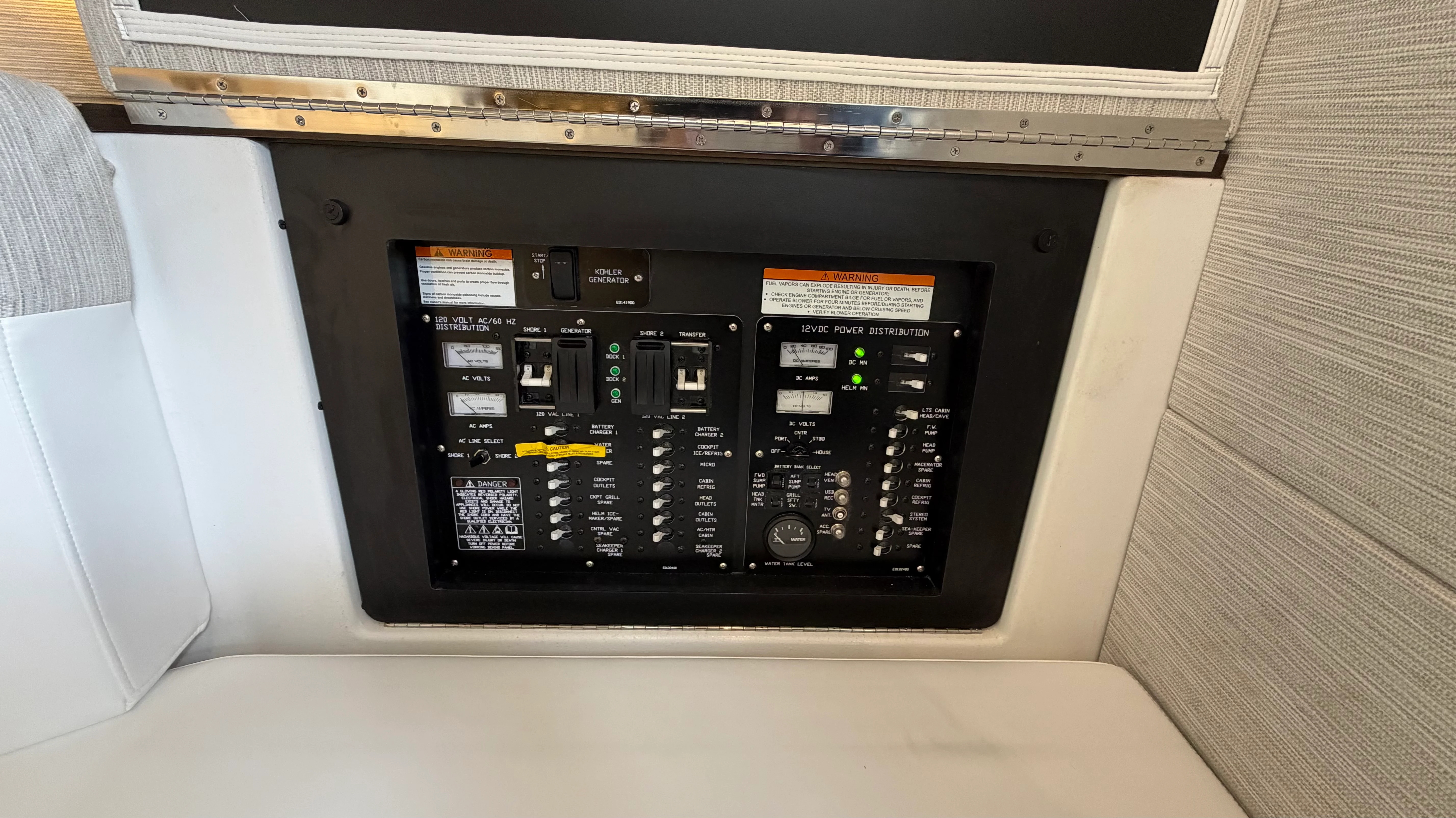 2025 Cruisers Yachts 38 GLS Outboard Image Thumbnail #51