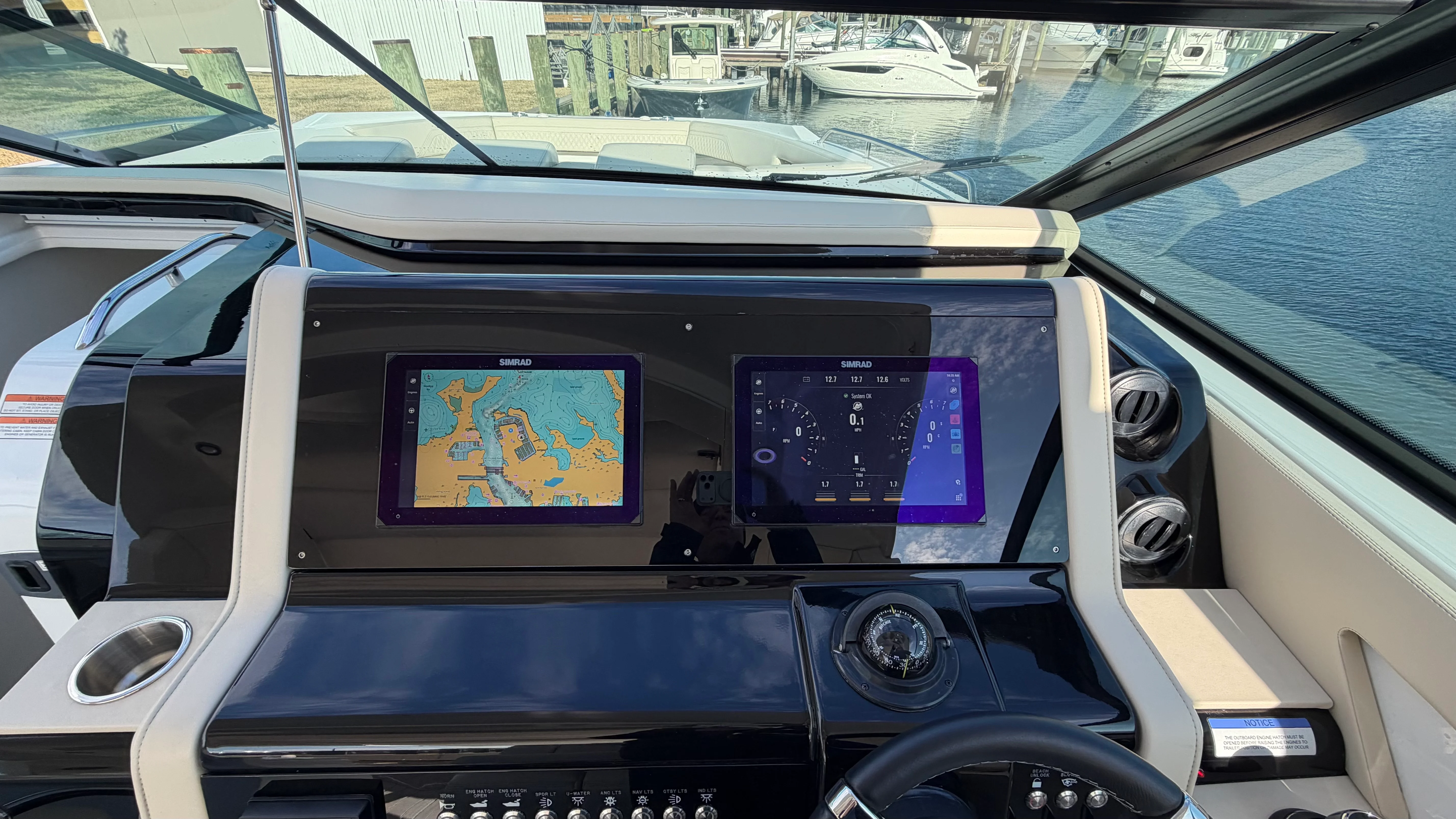 2025 Cruisers Yachts 38 GLS Outboard Image Thumbnail #29