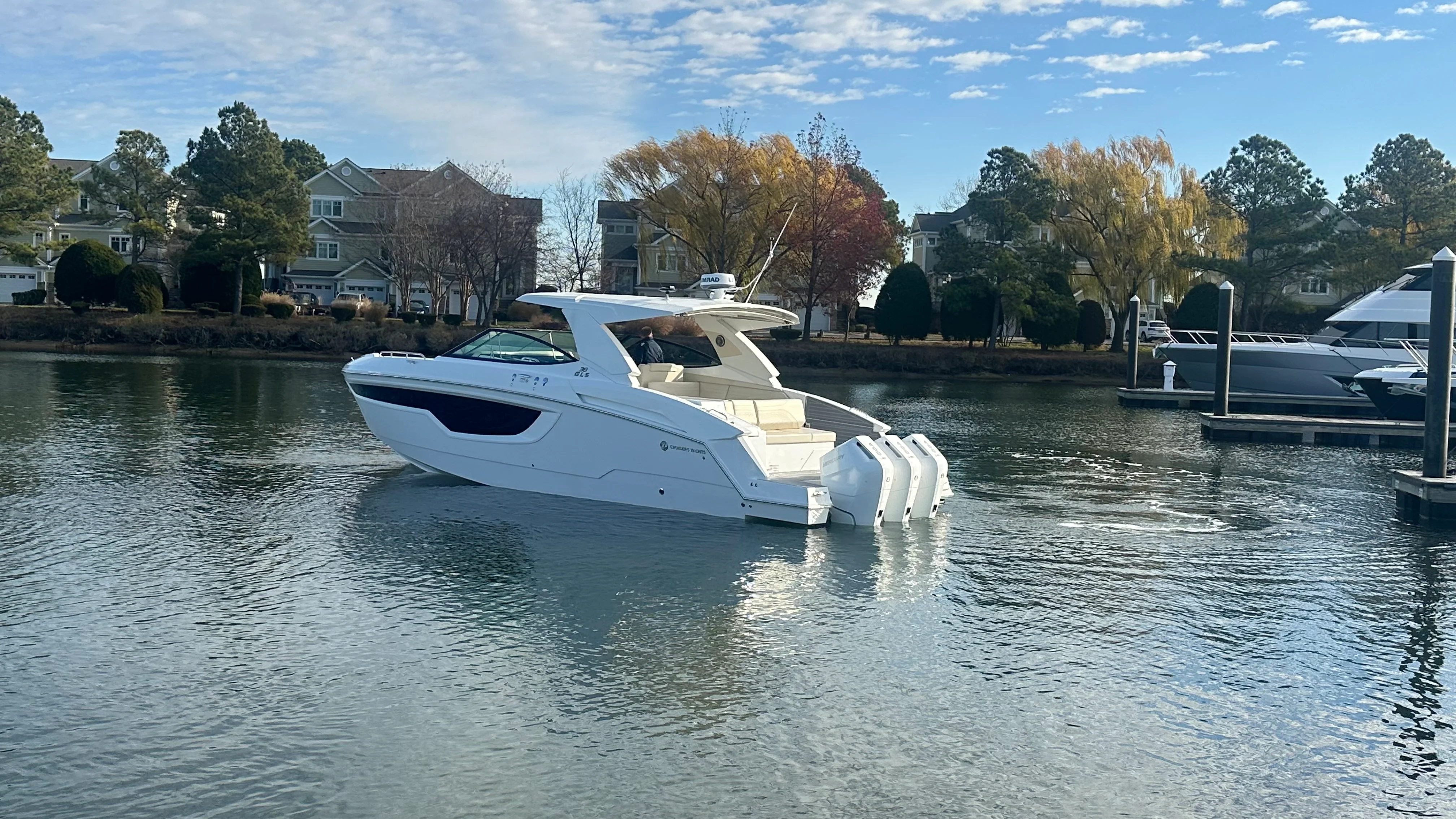 2025 Cruisers Yachts 38 GLS Outboard Image Thumbnail #4