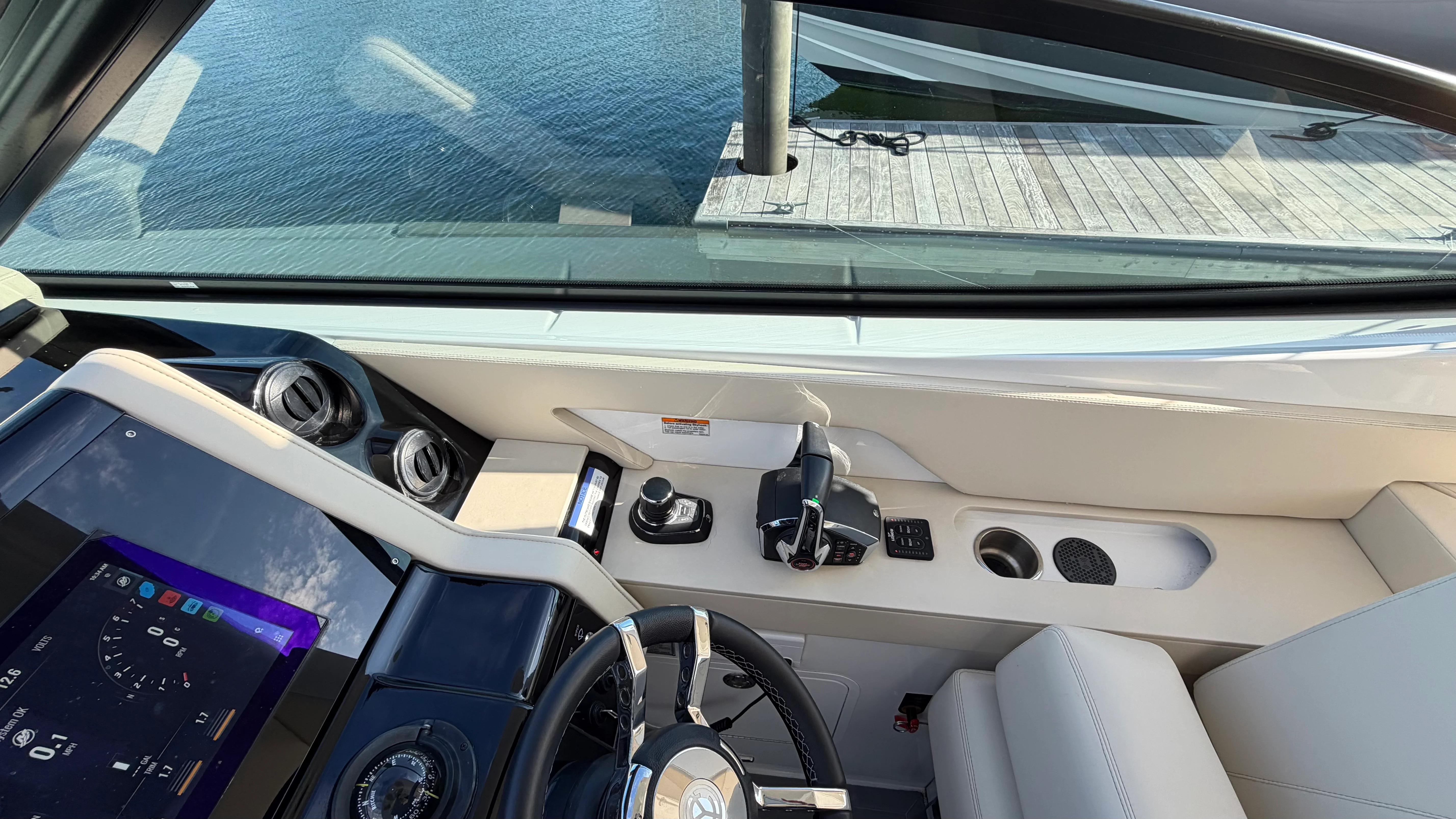 2025 Cruisers Yachts 38 GLS Outboard Image Thumbnail #28