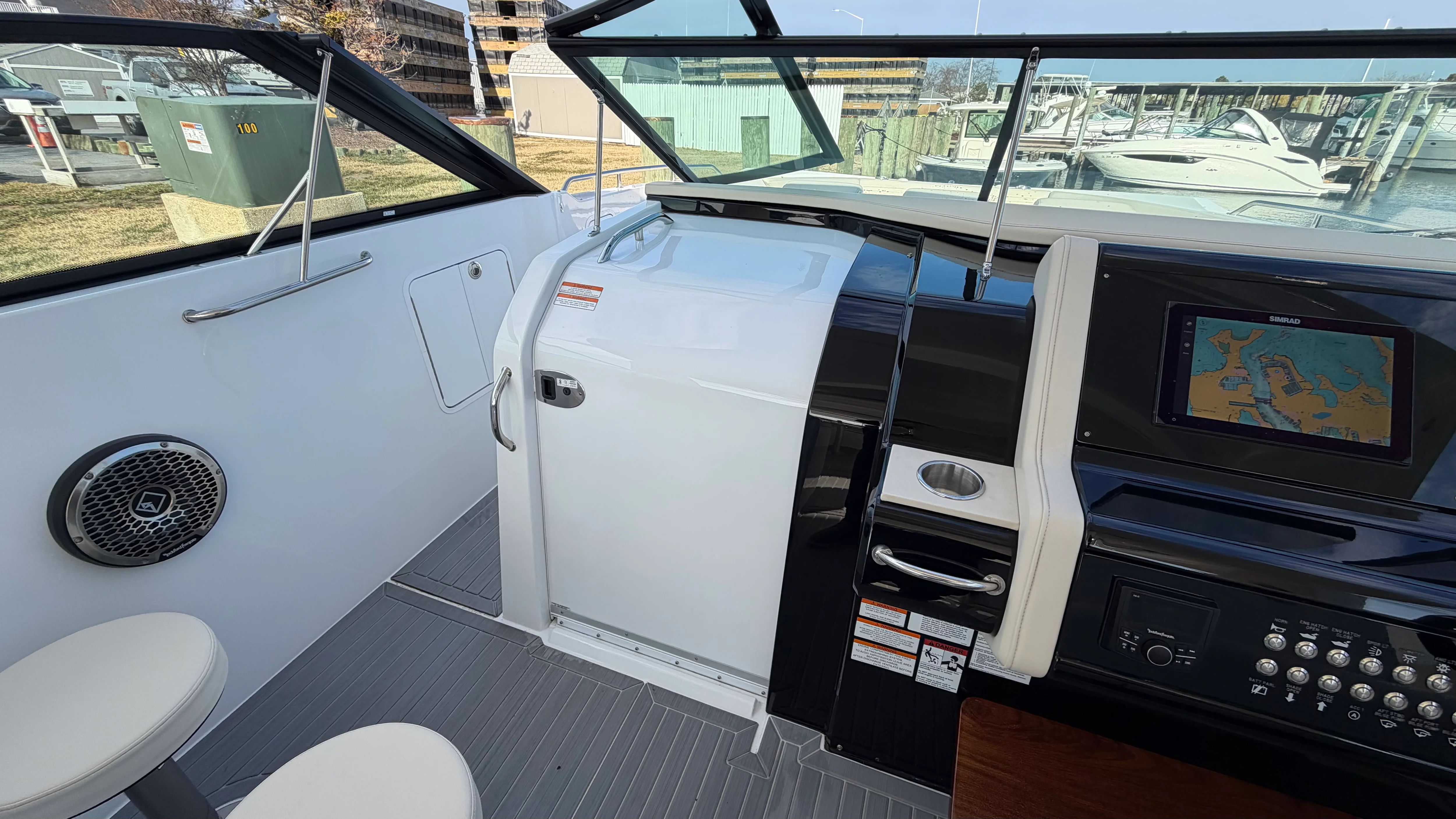 2025 Cruisers Yachts 38 GLS Outboard Image Thumbnail #35