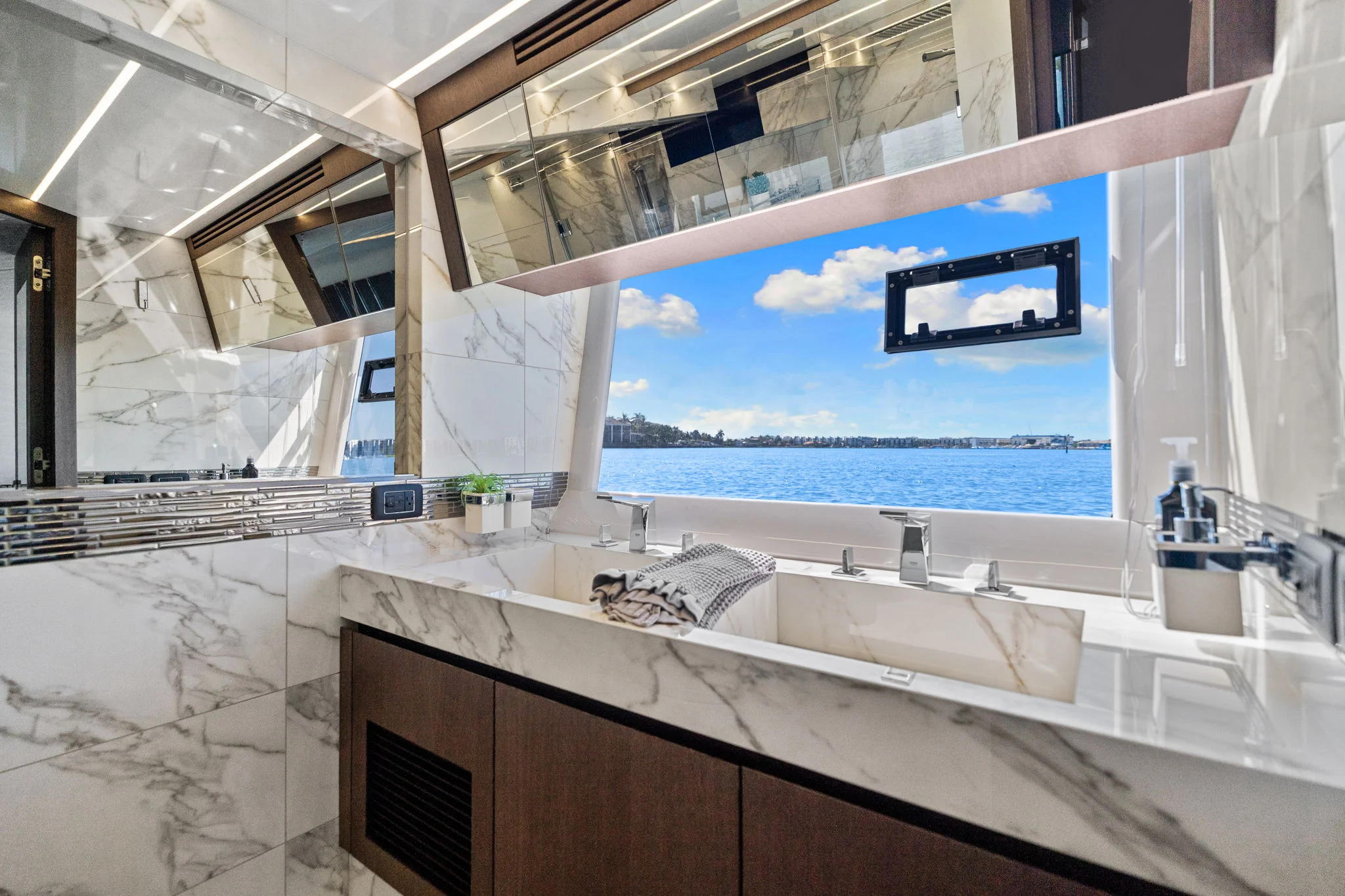 2020 Galeon 680 FLYBRIDGE Image Thumbnail #41