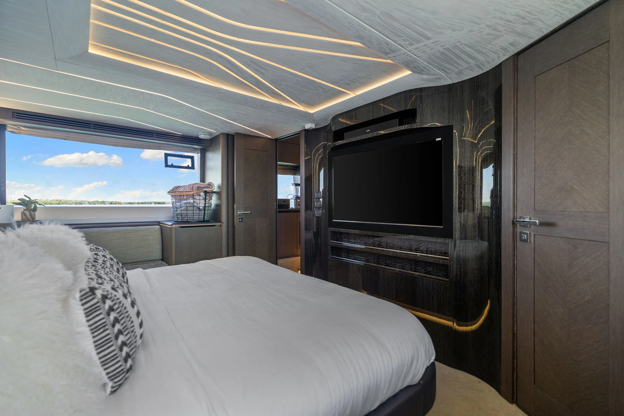 2020 Galeon 680 FLYBRIDGE Image Thumbnail #38