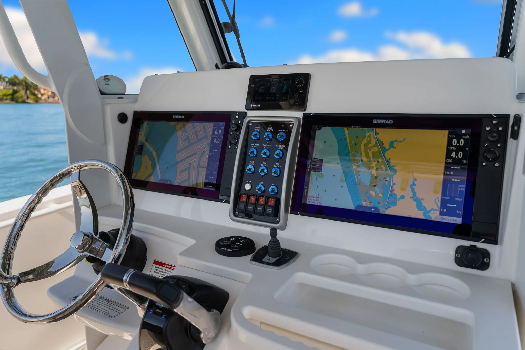 2016 Everglades 325 Image Thumbnail #18