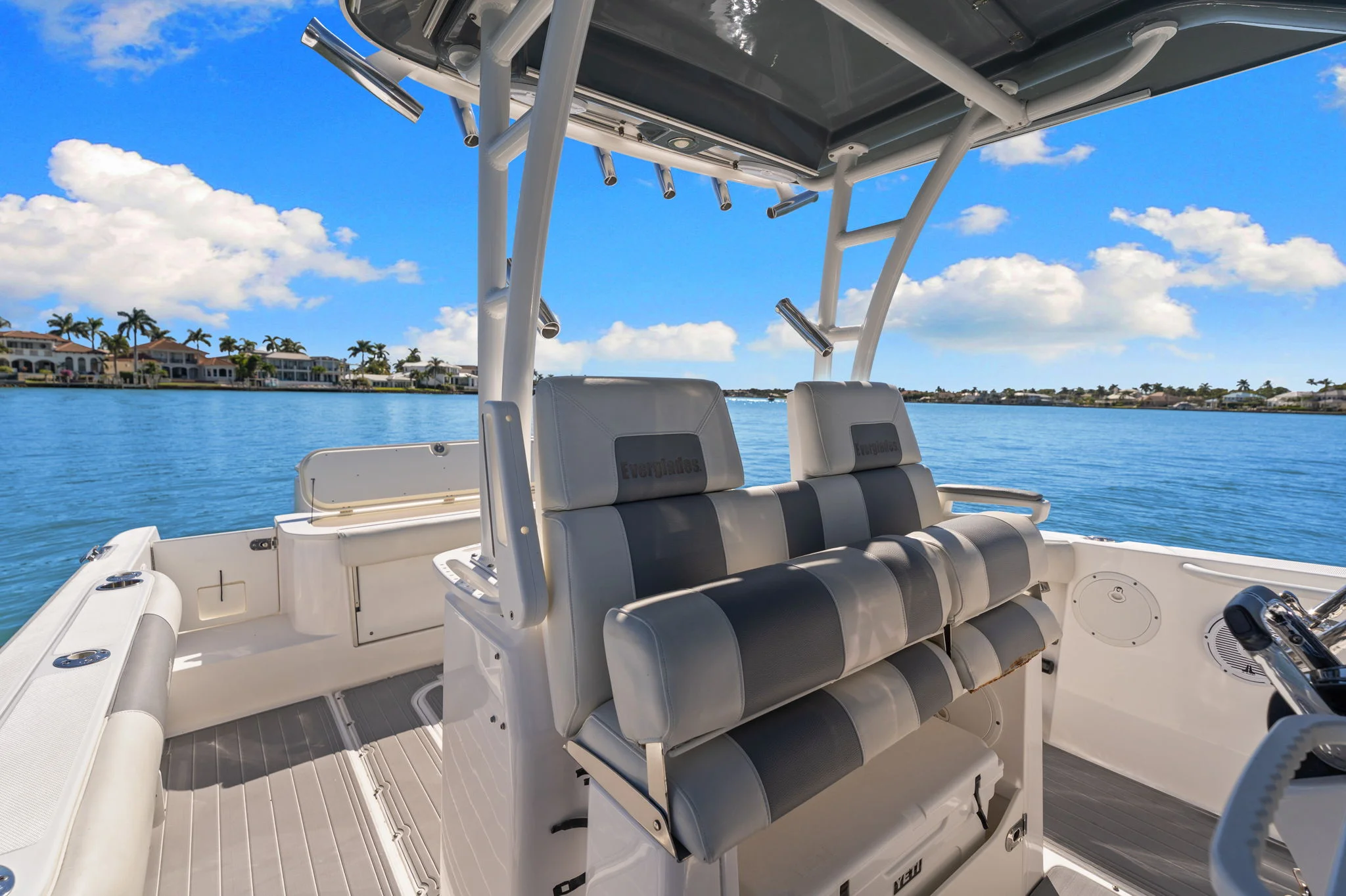 2016 Everglades 325 Image Thumbnail #26