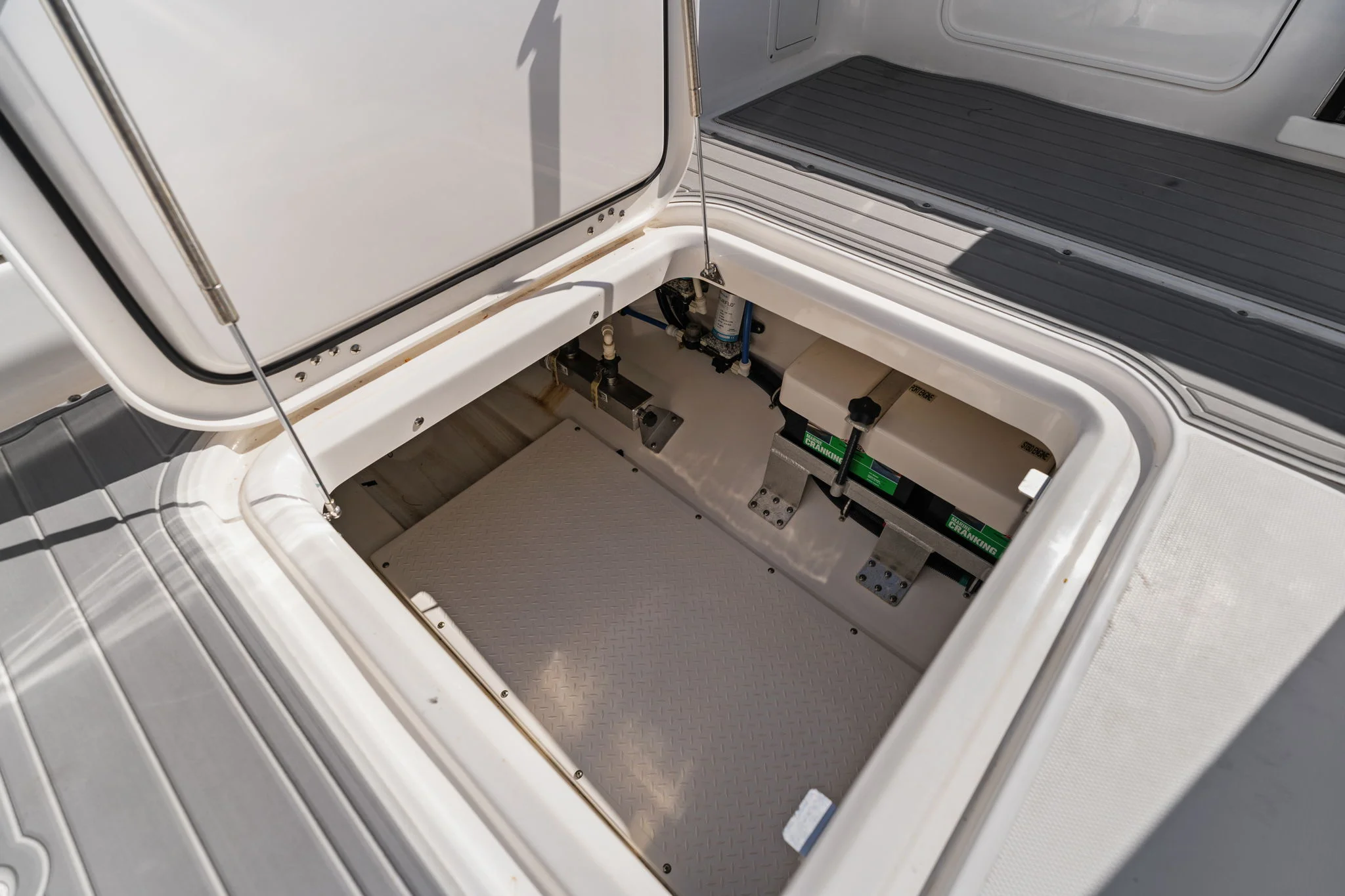 2016 Everglades 325 Image Thumbnail #45