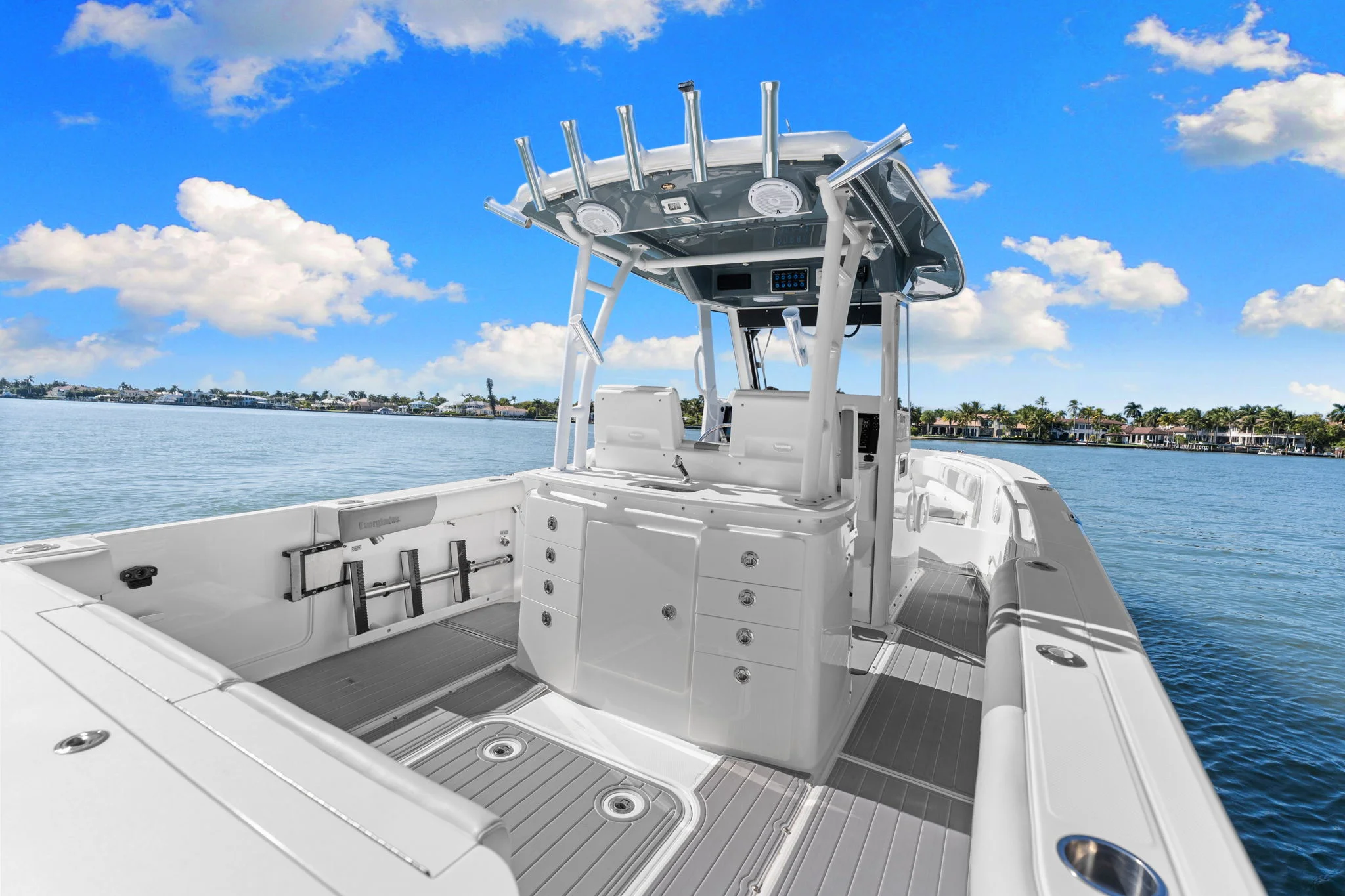 2016 Everglades 325 Image Thumbnail #42