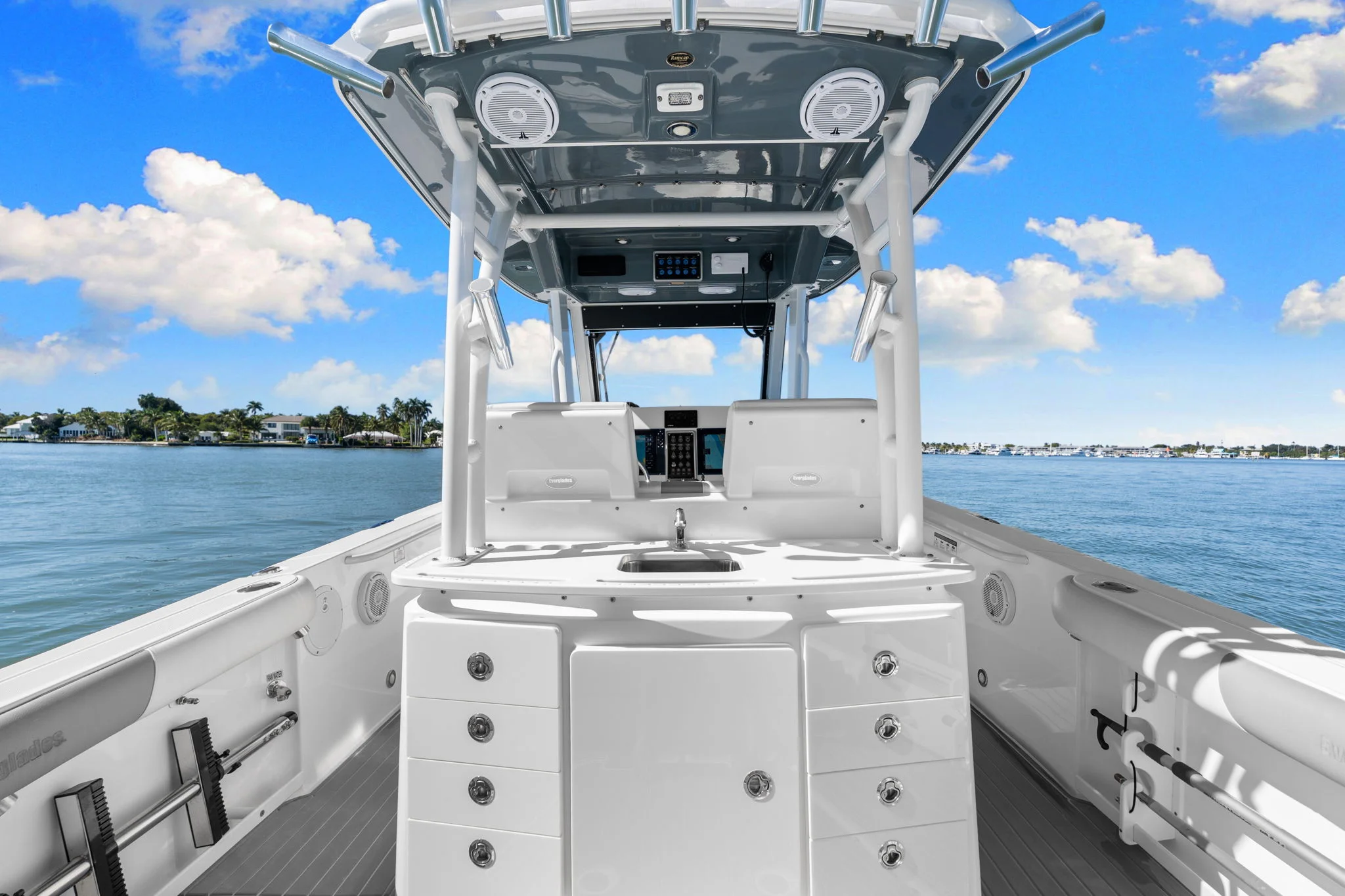 2016 Everglades 325 Image Thumbnail #36