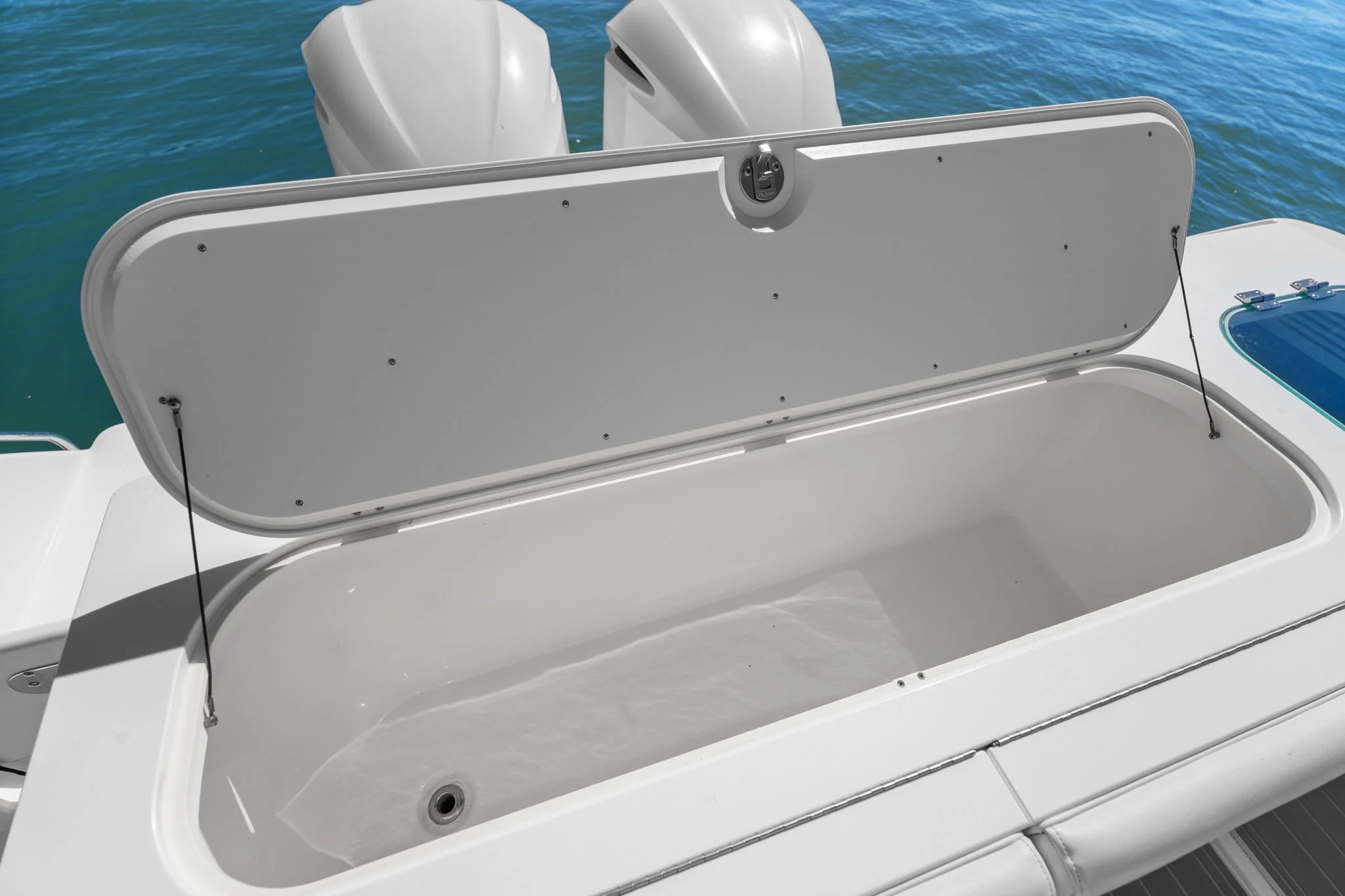 2016 Everglades 325 Image Thumbnail #37