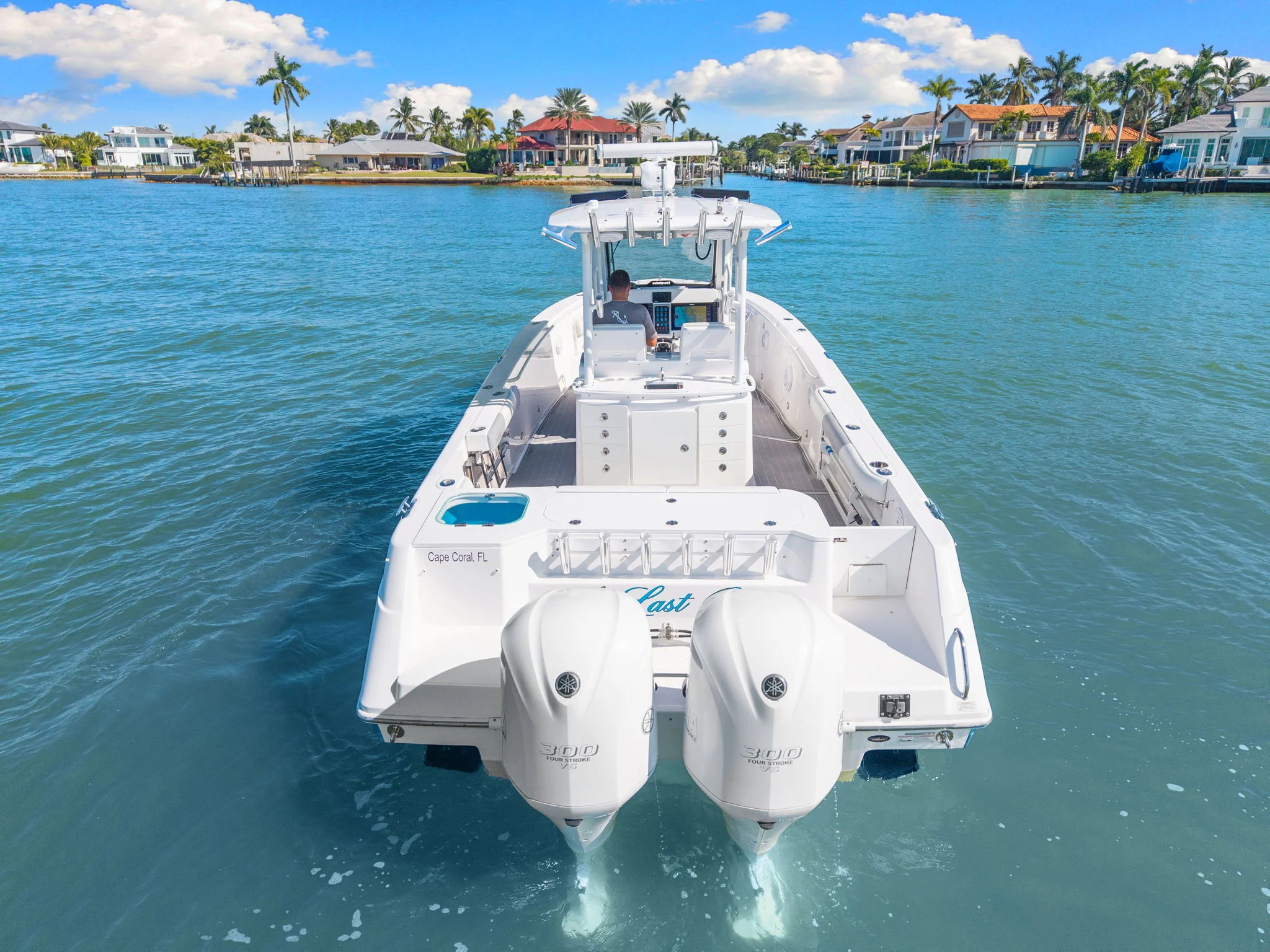 2016 Everglades 325 Image Thumbnail #2