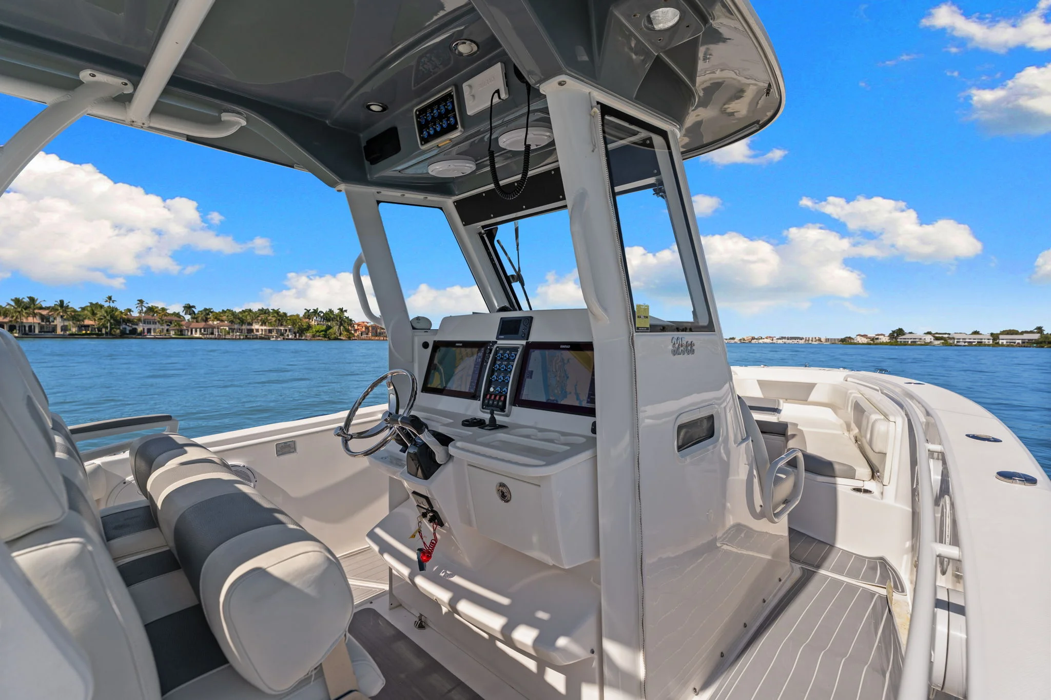 2016 Everglades 325 Image Thumbnail #23