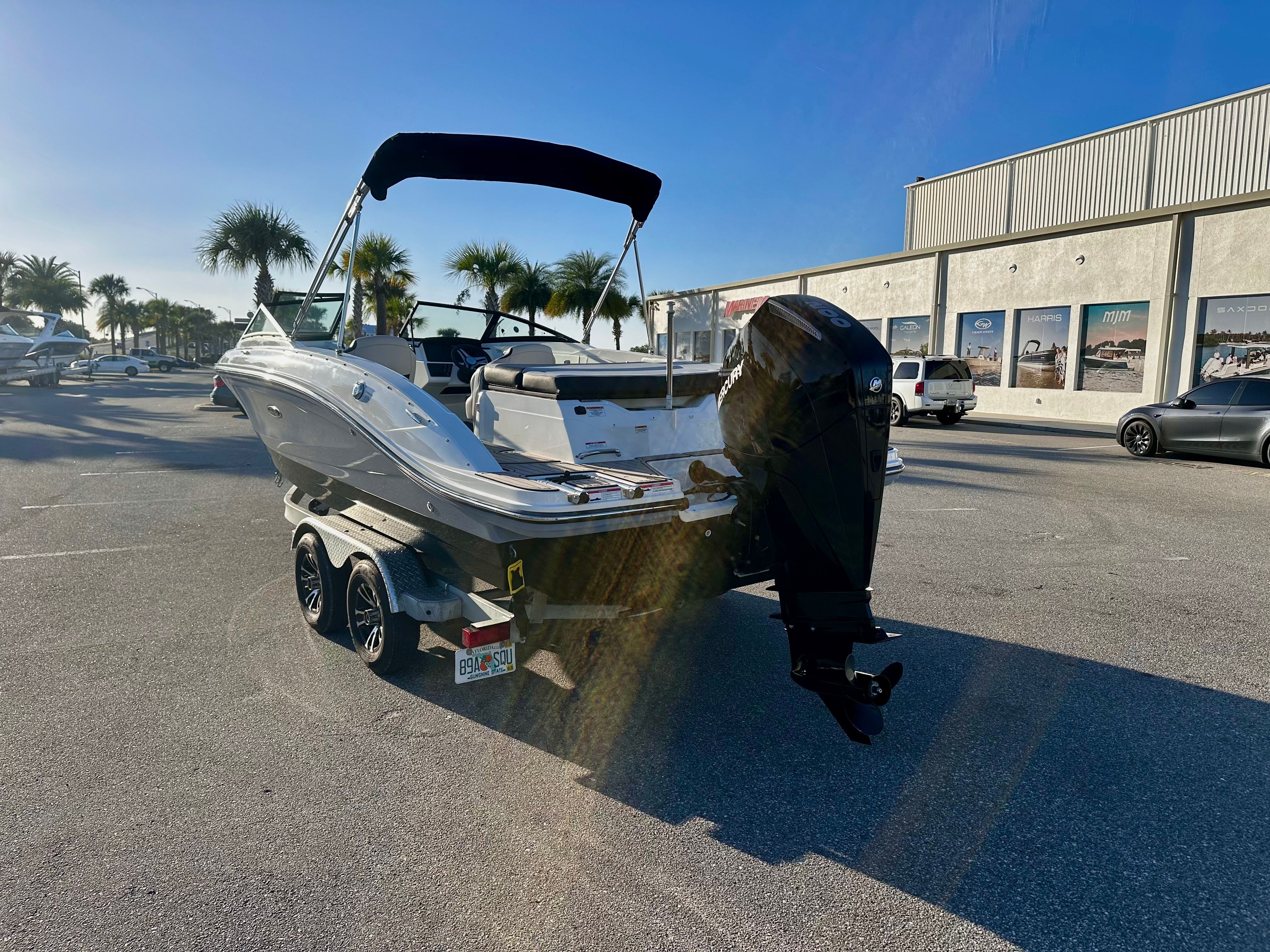 2023 Sea Ray 210 SPX OB Image Thumbnail #5