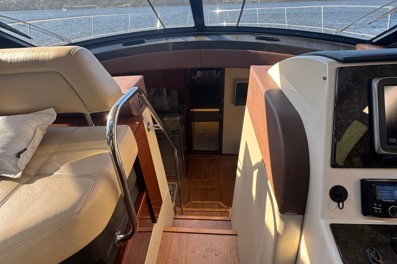 2015 Sea Ray 470 Sundancer Image Thumbnail #7