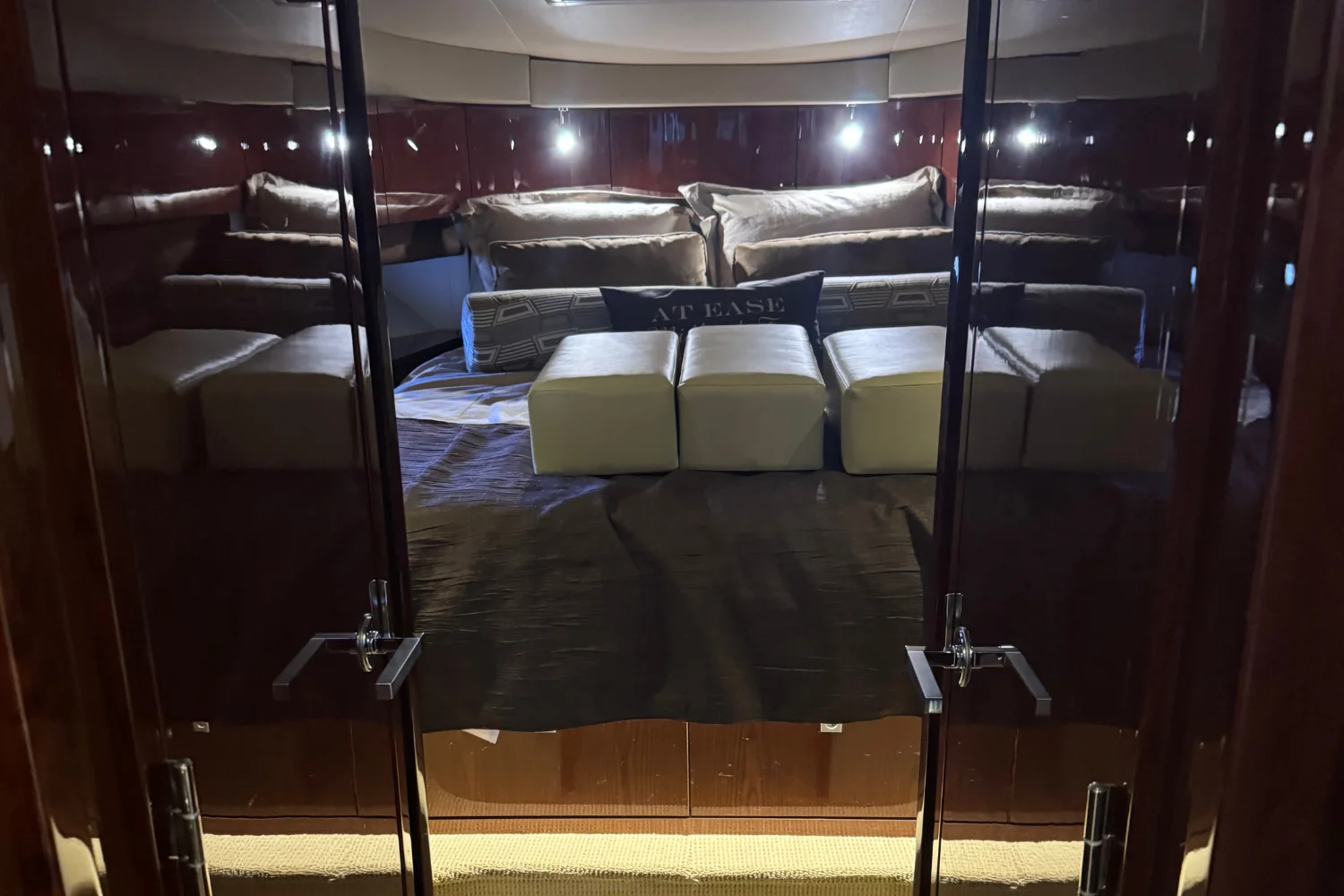 2015 Sea Ray 470 Sundancer Image Thumbnail #11