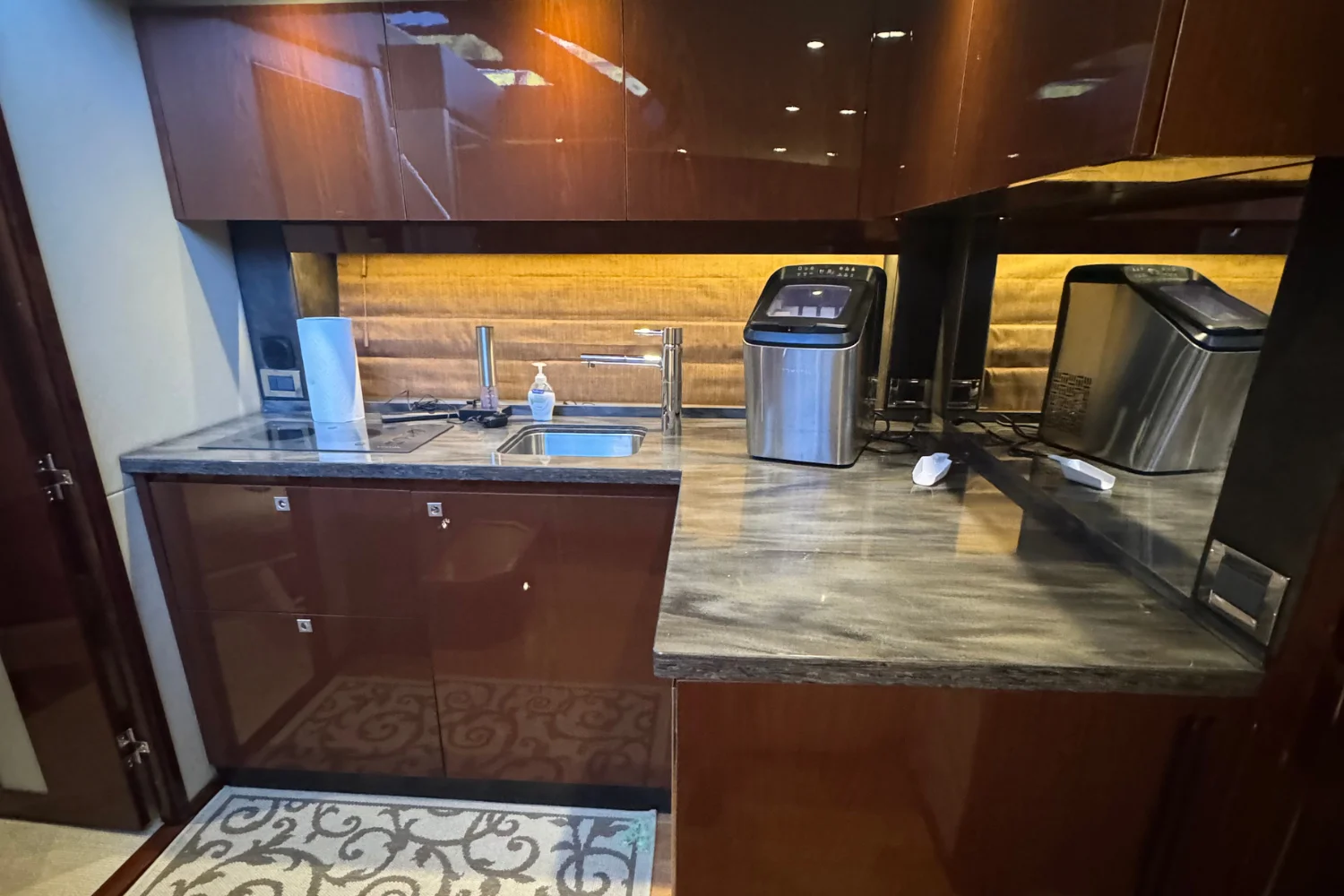 2015 Sea Ray 470 Sundancer Image Thumbnail #10