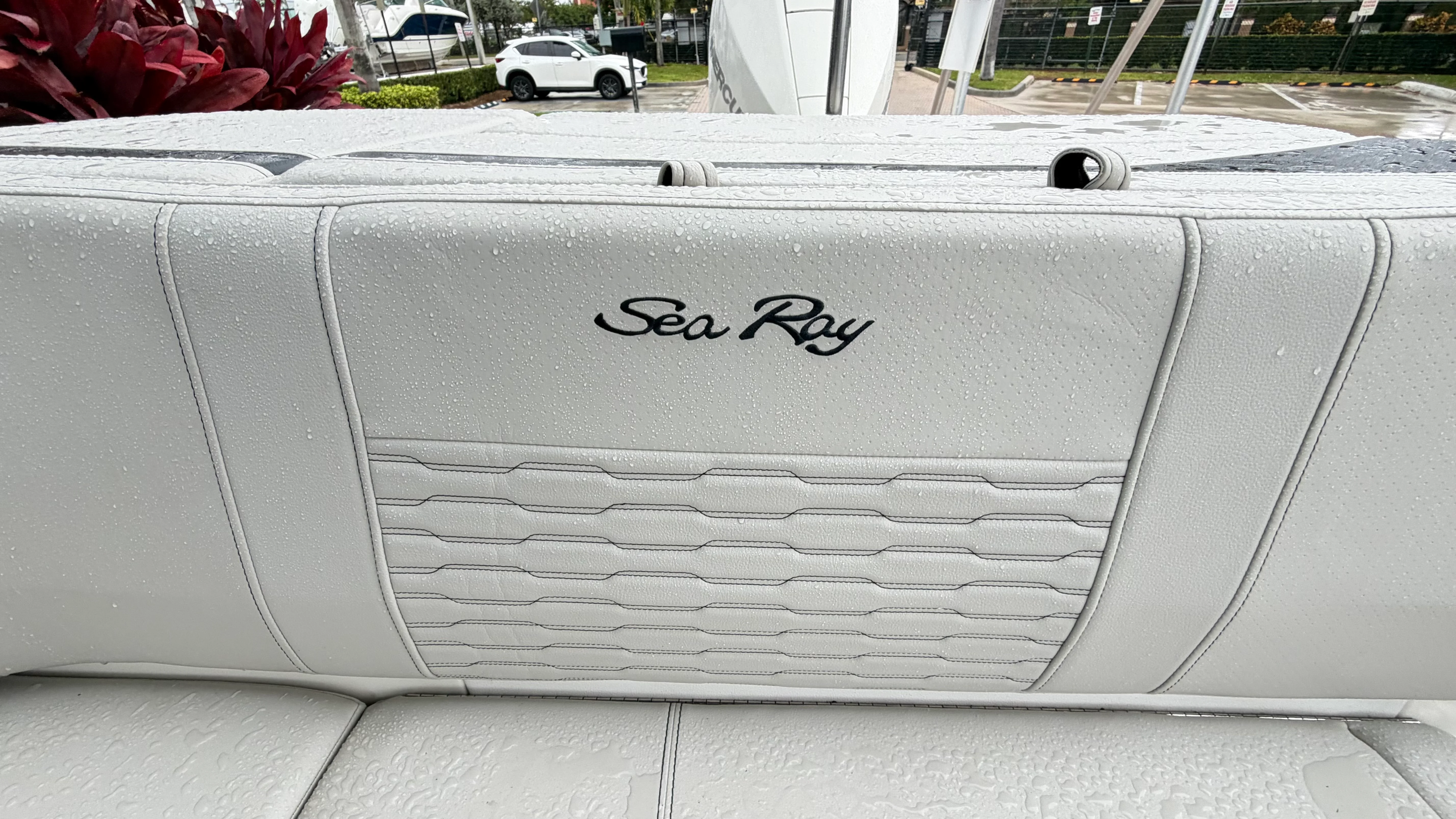 2023 Sea Ray SPX 210 Outboard Image Thumbnail #10