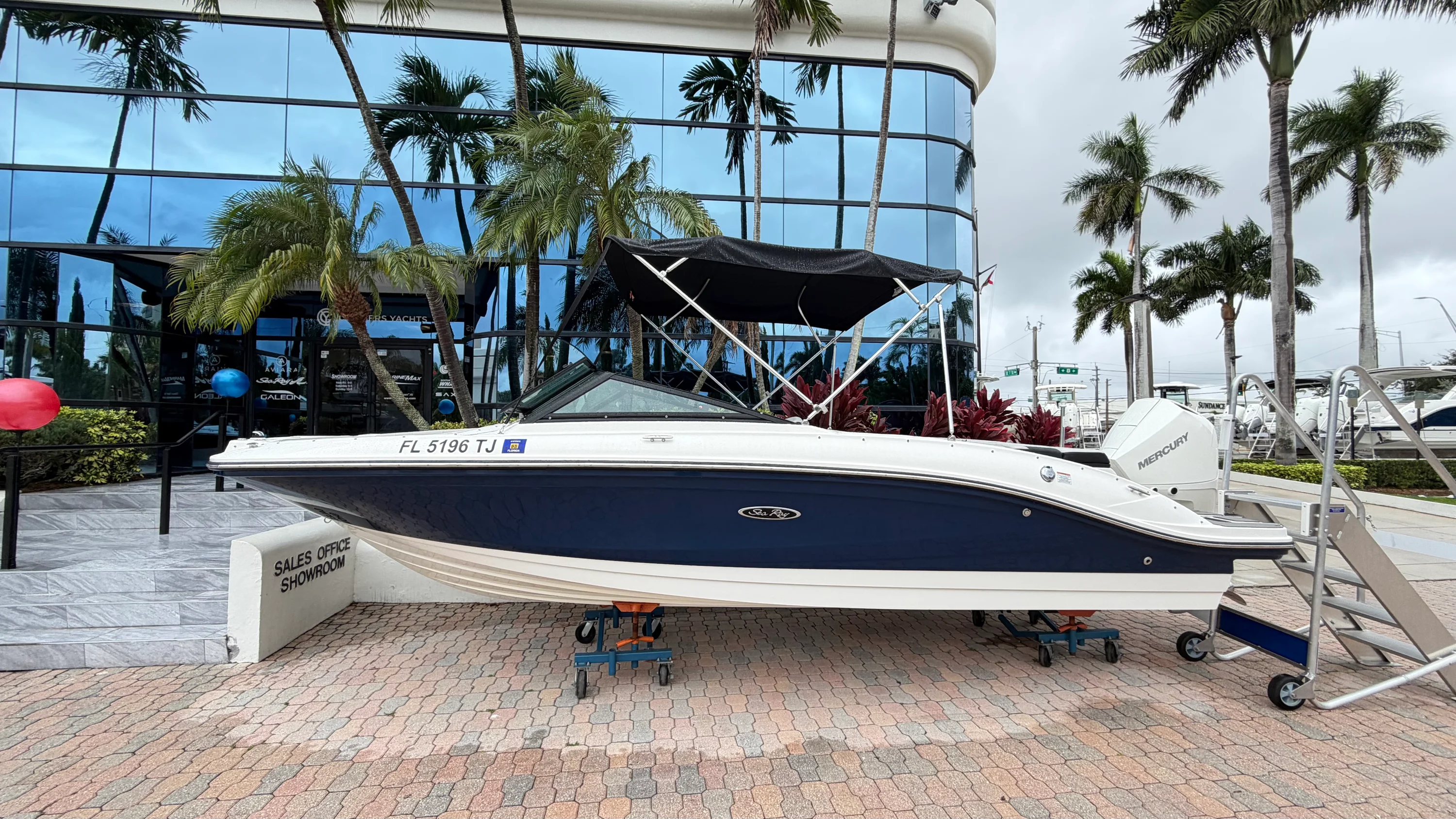 2023 Sea Ray SPX 210 Outboard Image Thumbnail #0