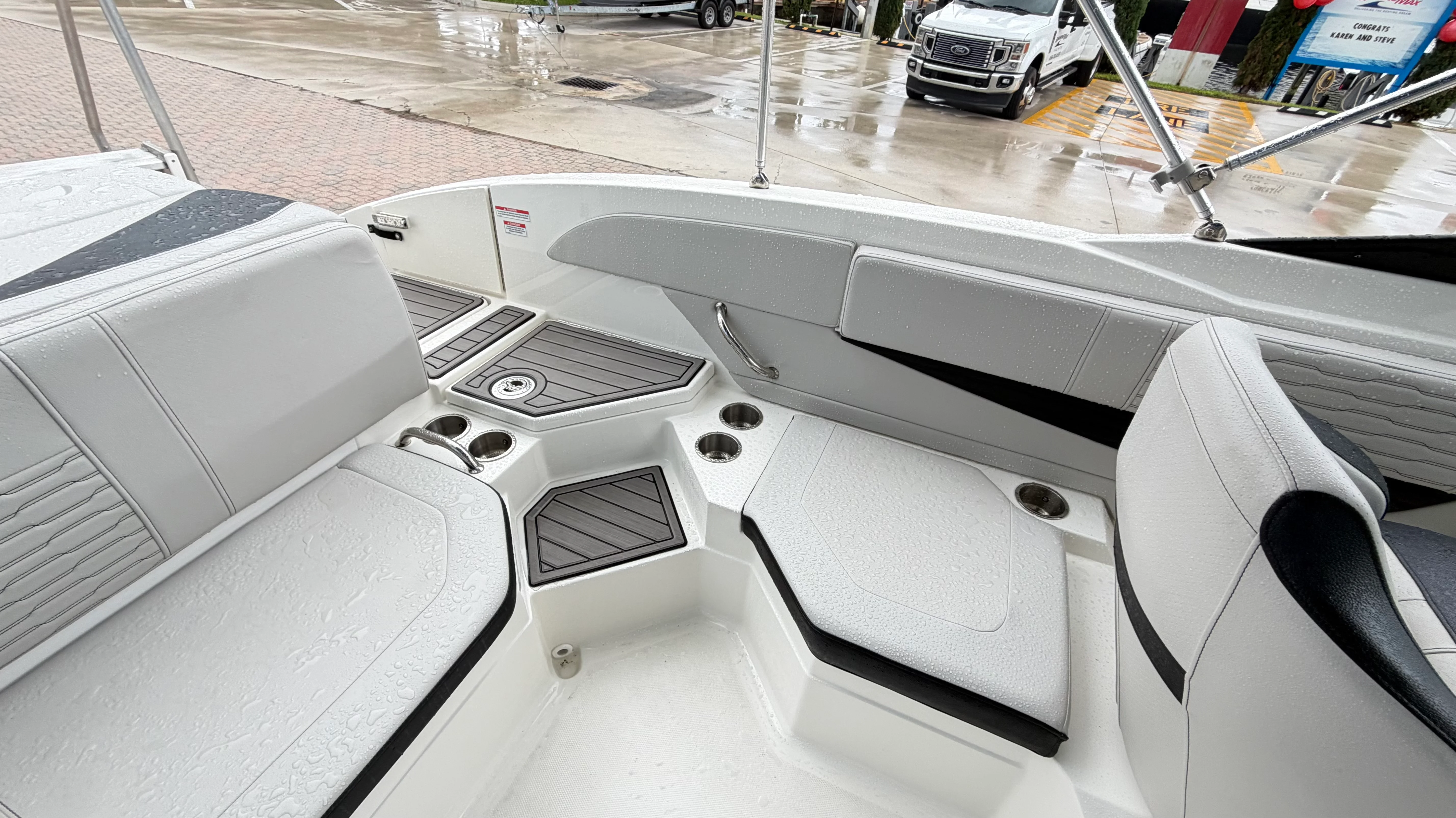 2023 Sea Ray SPX 210 Outboard Image Thumbnail #9