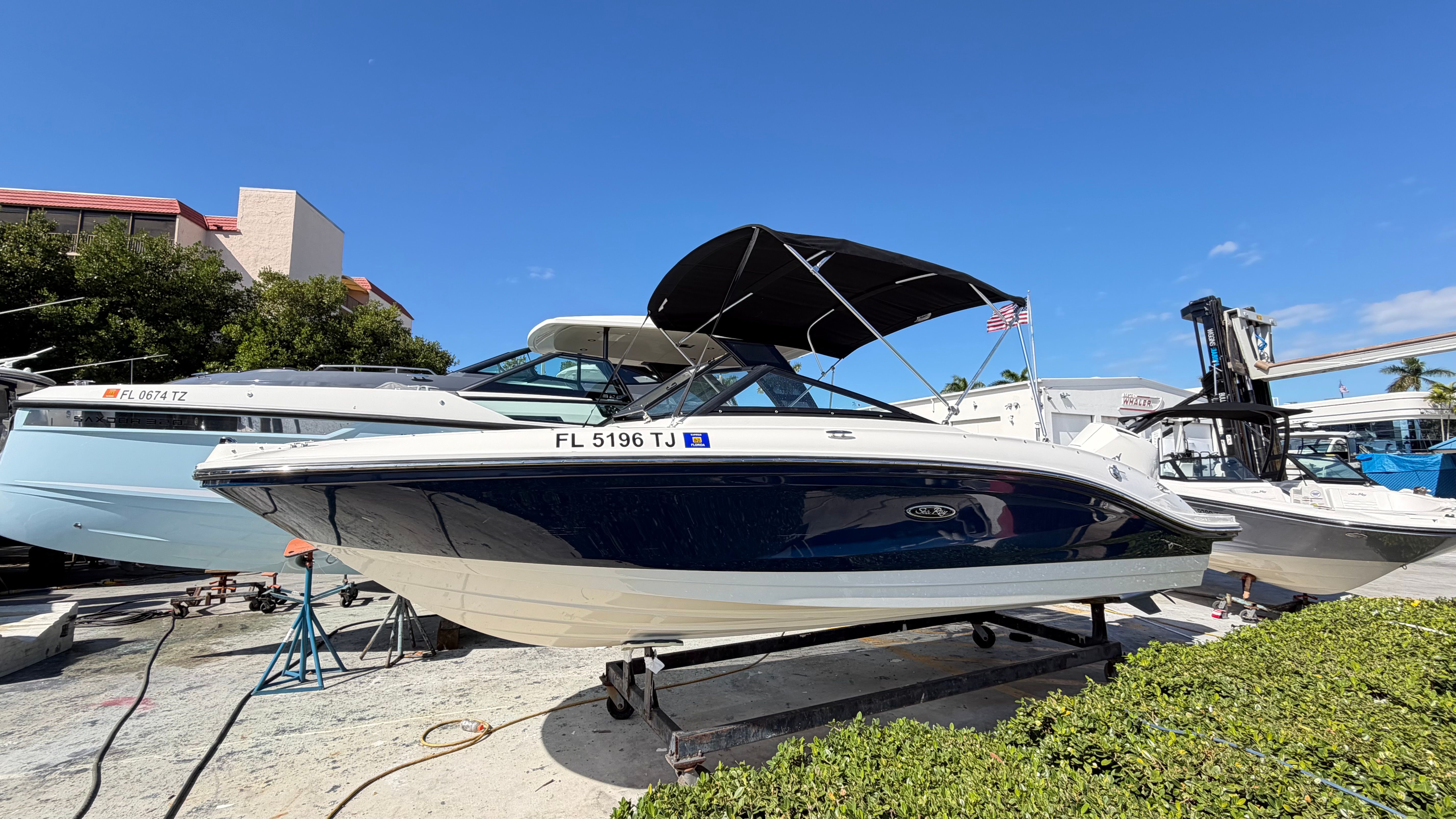 2023 Sea Ray SPX 210 Outboard Image Thumbnail #0